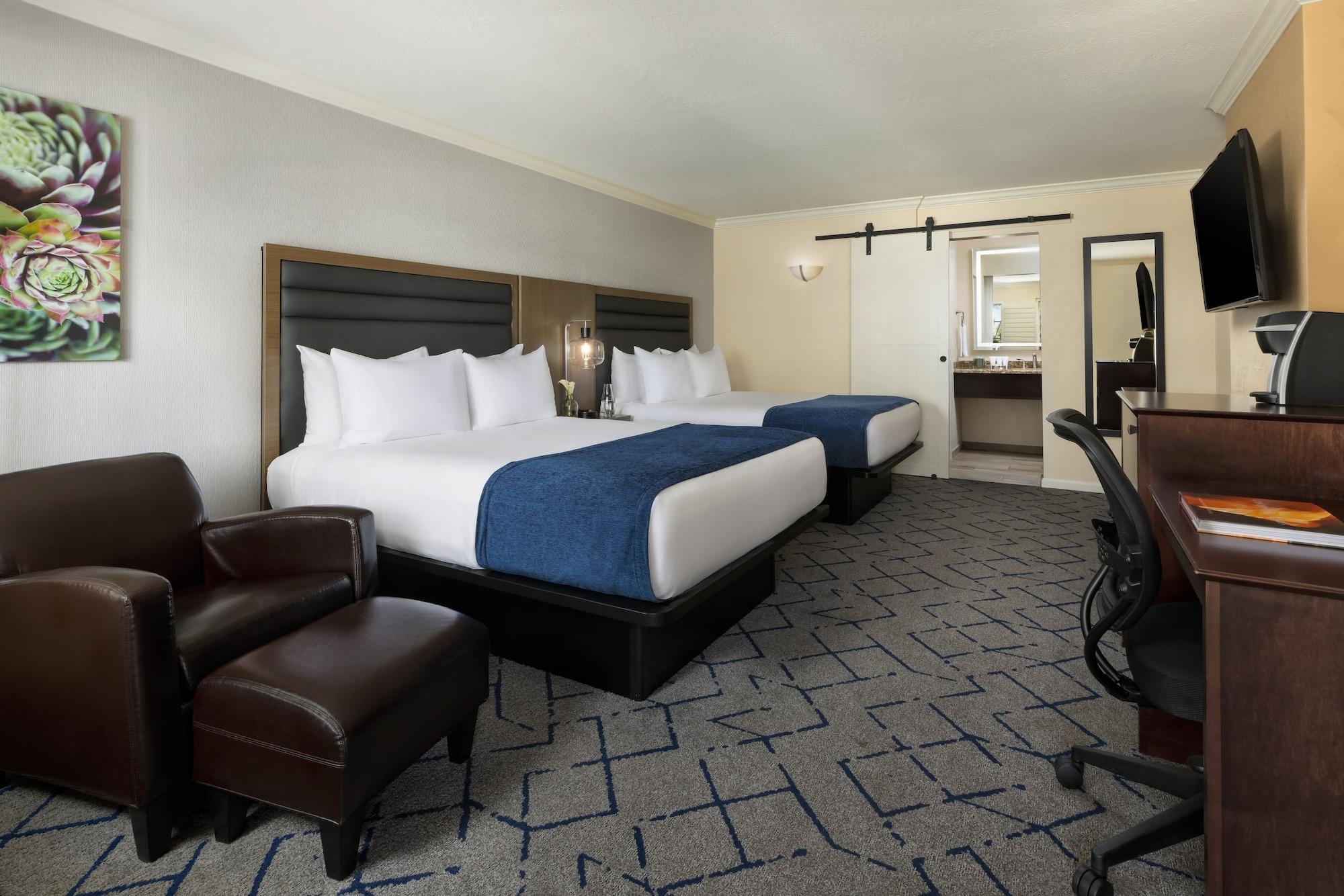 Resort The Scottsdale Plaza & 4*