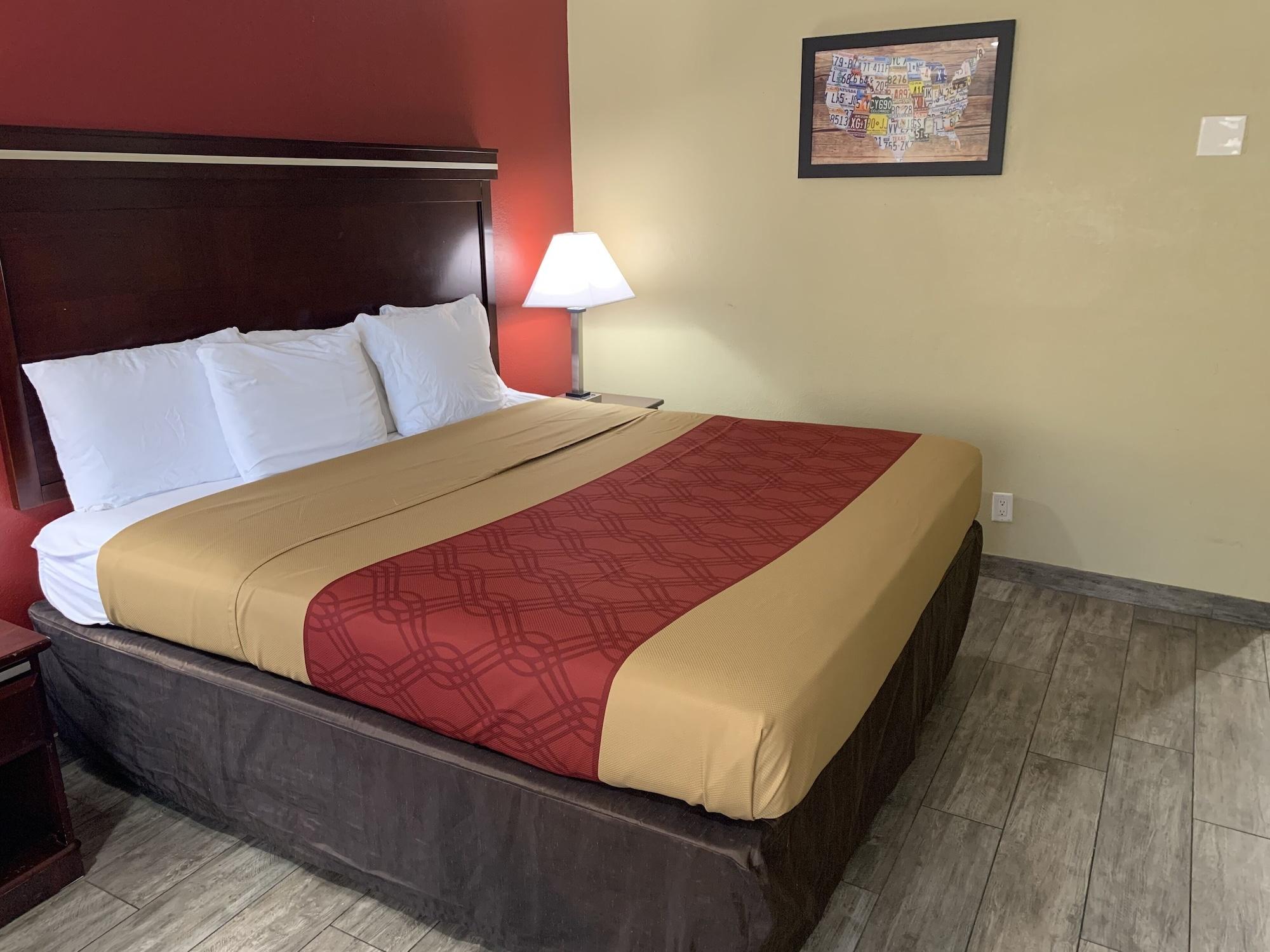 6 Az Near Downtown & Sloan Park Hotel 4*