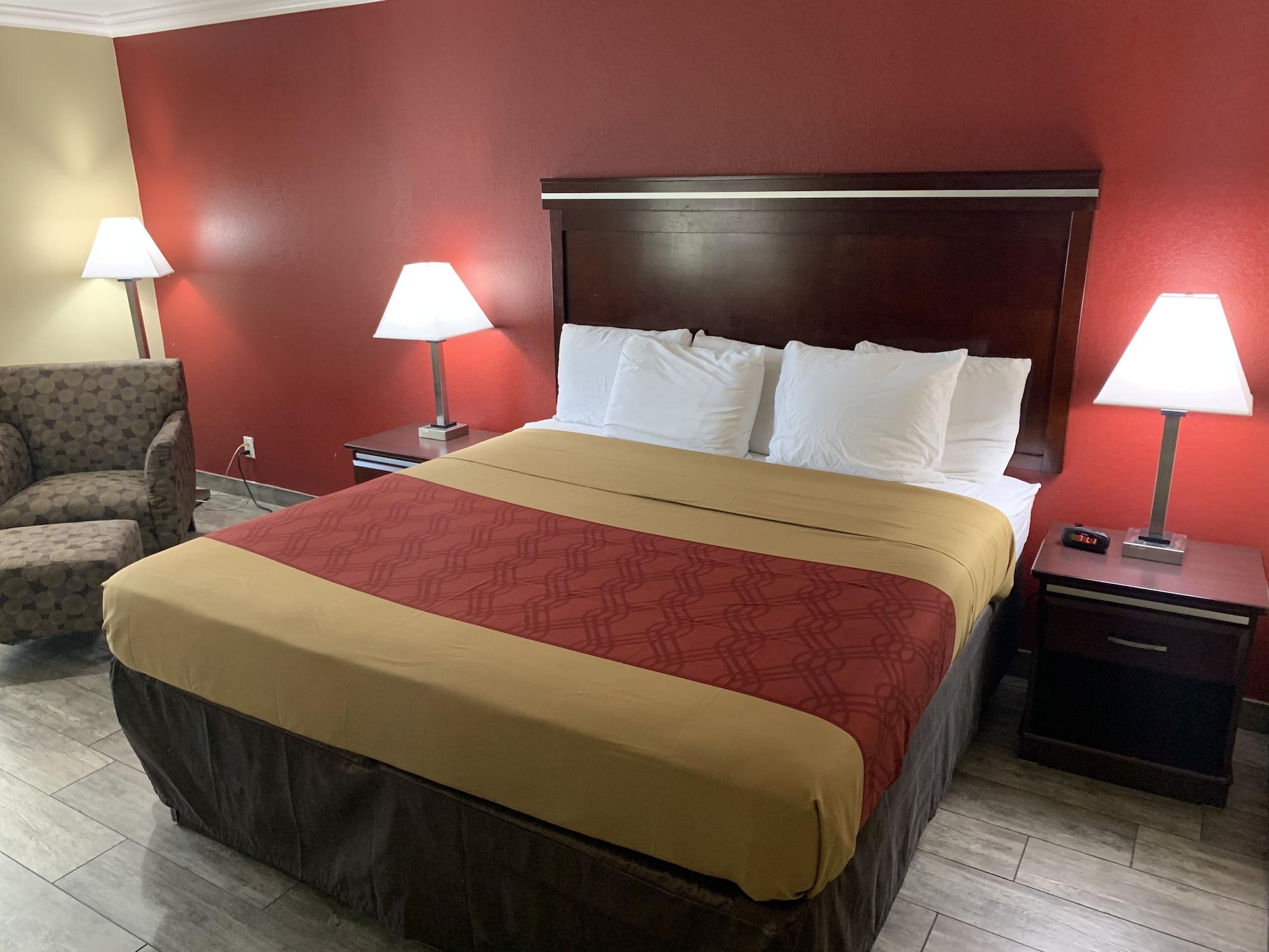 6 Az Near Downtown & Sloan Park Hotel 4*