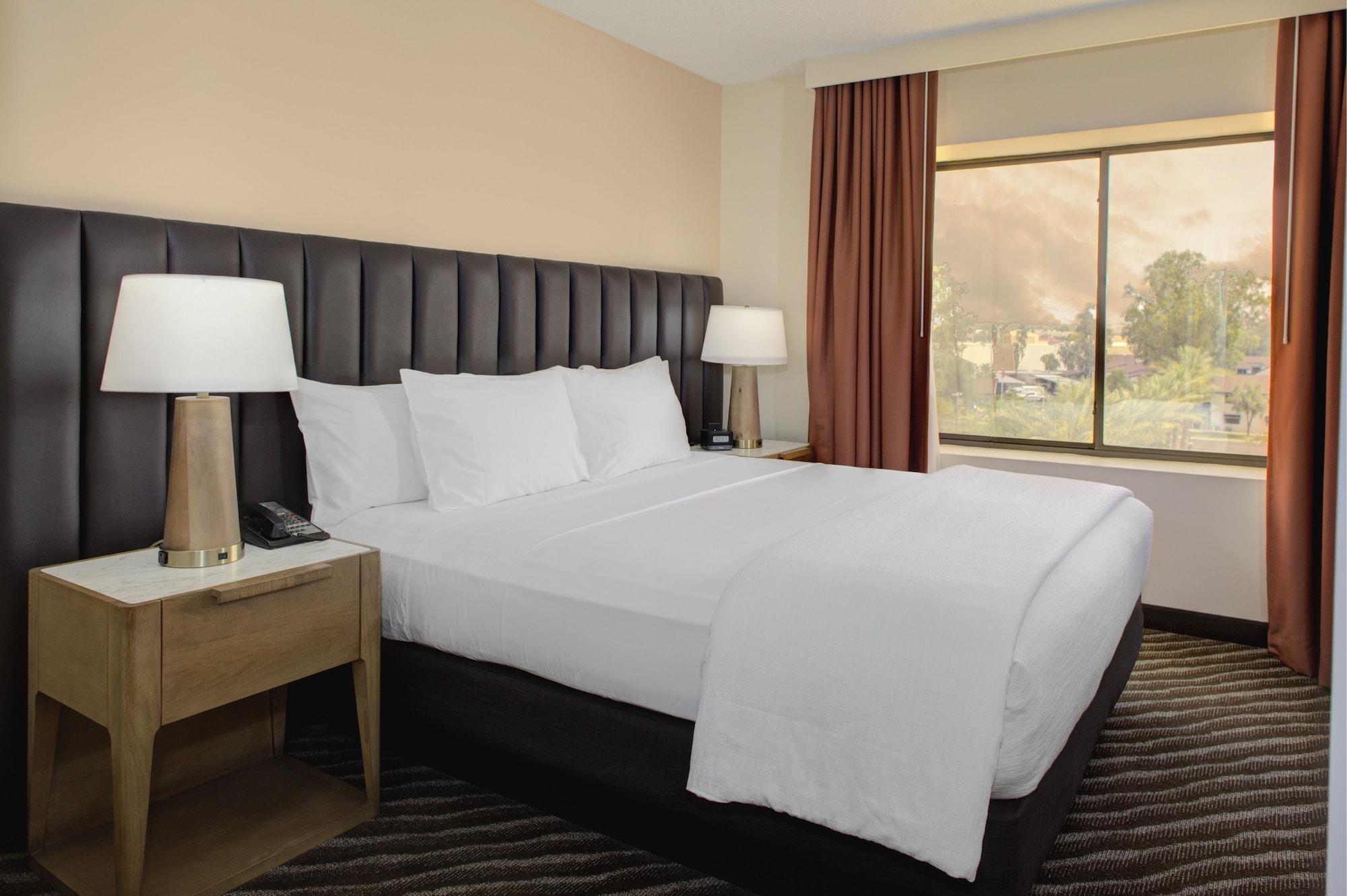 Embassy By Hilton Scottsdale