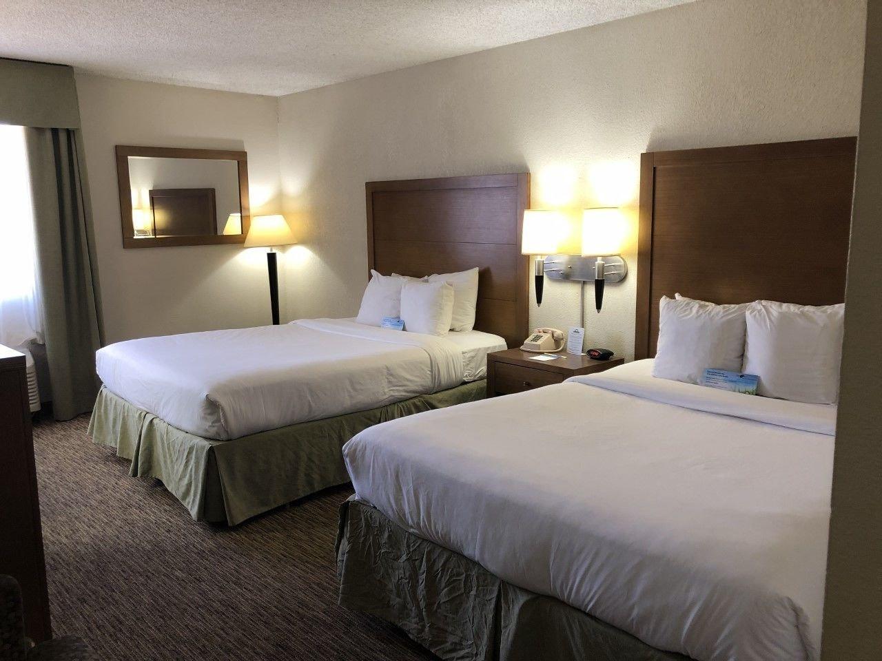 Hotel Days By Wyndham Glendale Area 2*