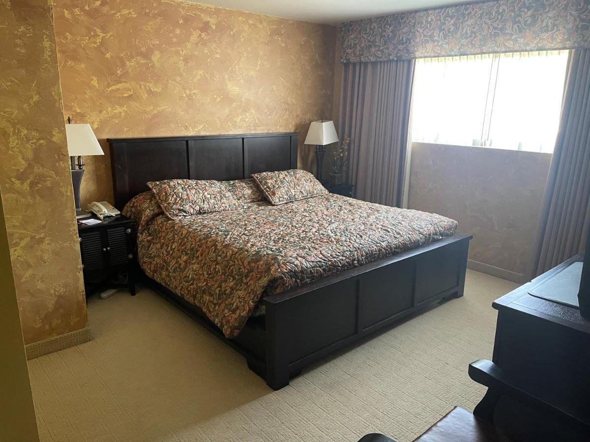 Hotel Ramada By Wyndham Viscount East Tucson