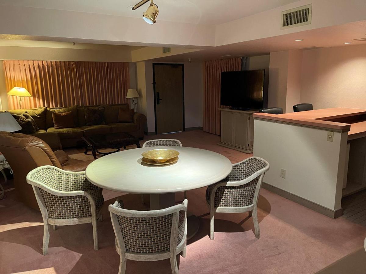 Ramada By Wyndham Viscount East Hotel