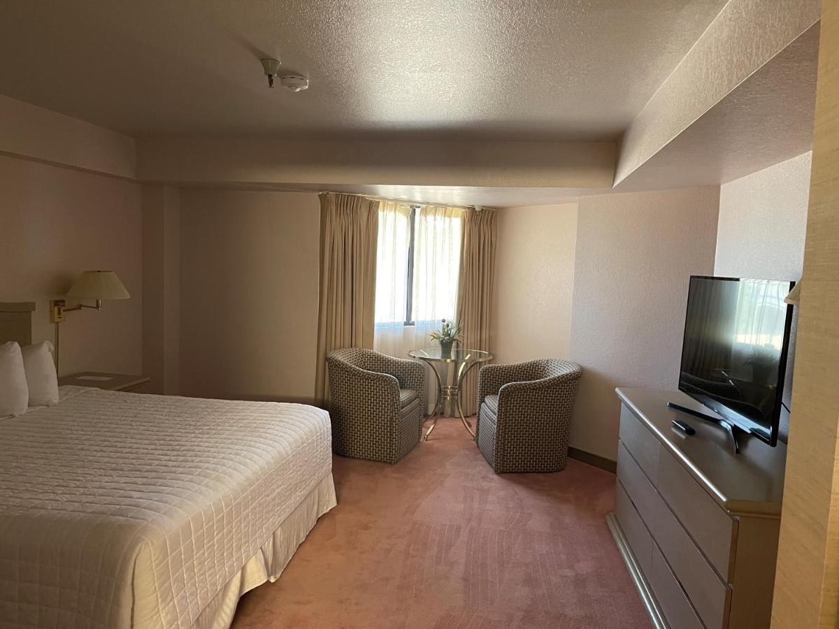 Hotel Ramada By Wyndham Viscount East