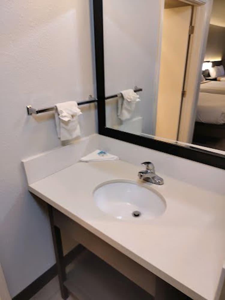 Pinetop Studio Suites Hotel 2*