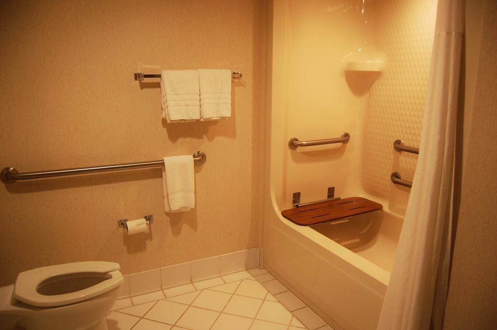 Hotel Super 8 By Wyndham Show 2*