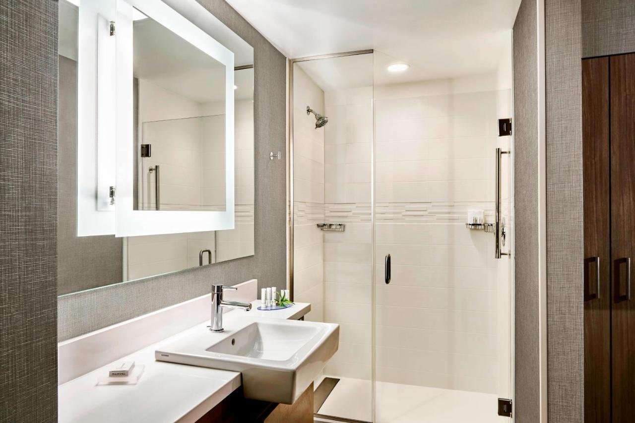 Springhill By Marriott 2*
