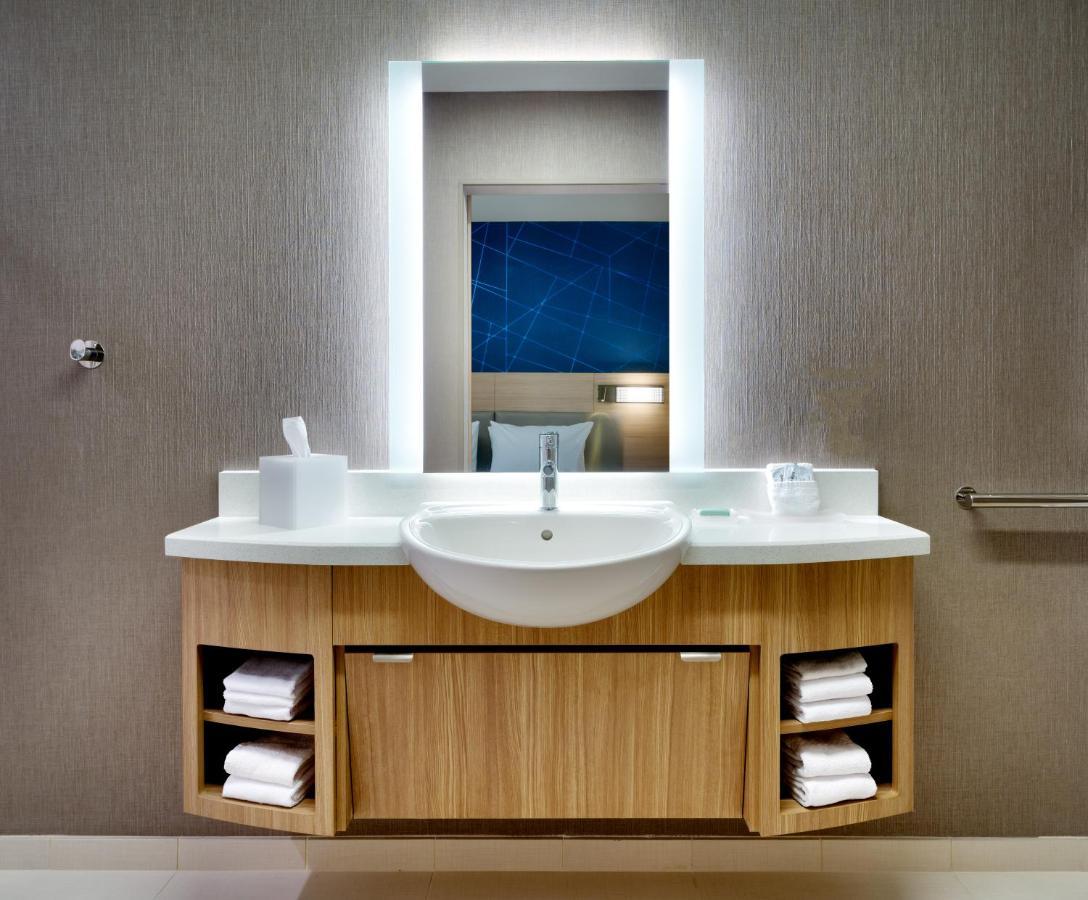 Hotel Springhill By Marriott 2*