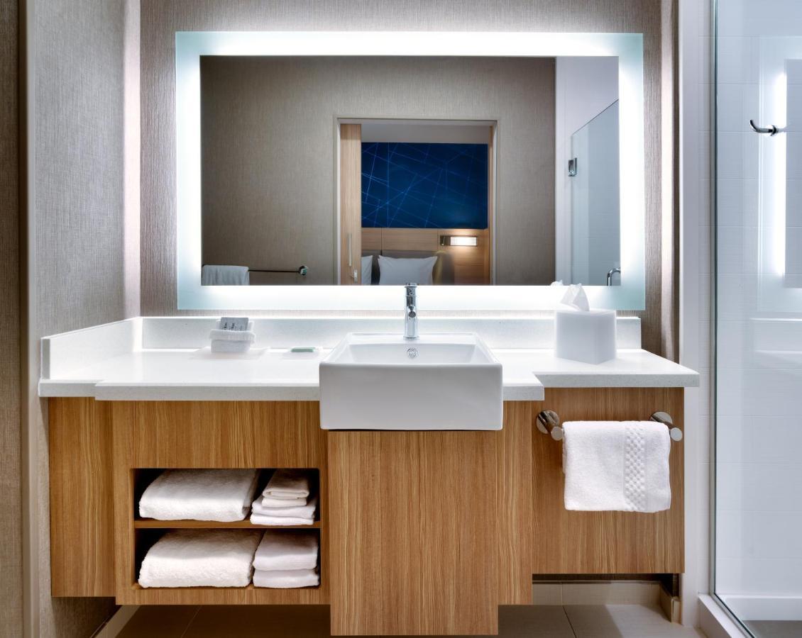 Hotel Springhill By Marriott 2*