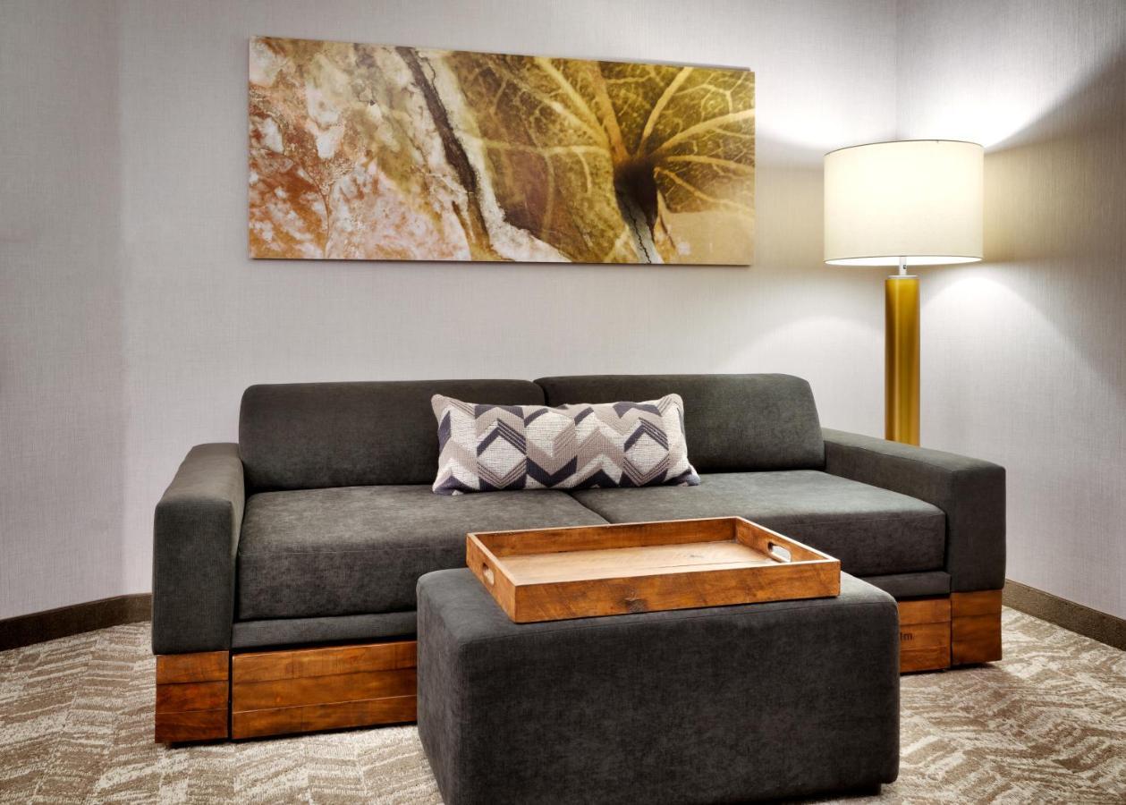 Springhill By Marriott Hotel