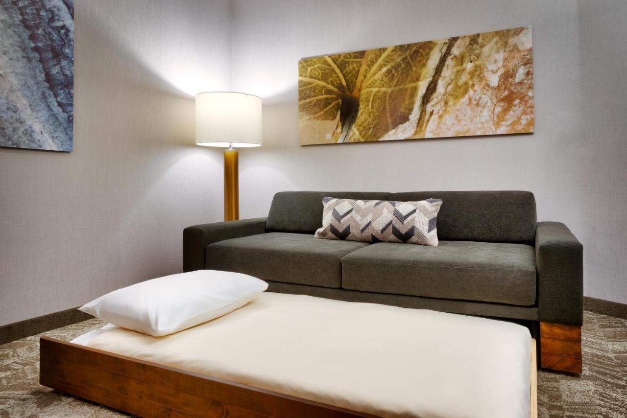 Springhill By Marriott Hotel