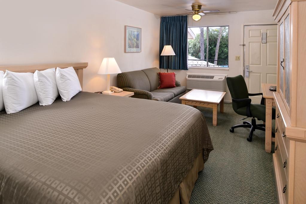 The Kennedy Tucson, Surestay Collection By Western 2*