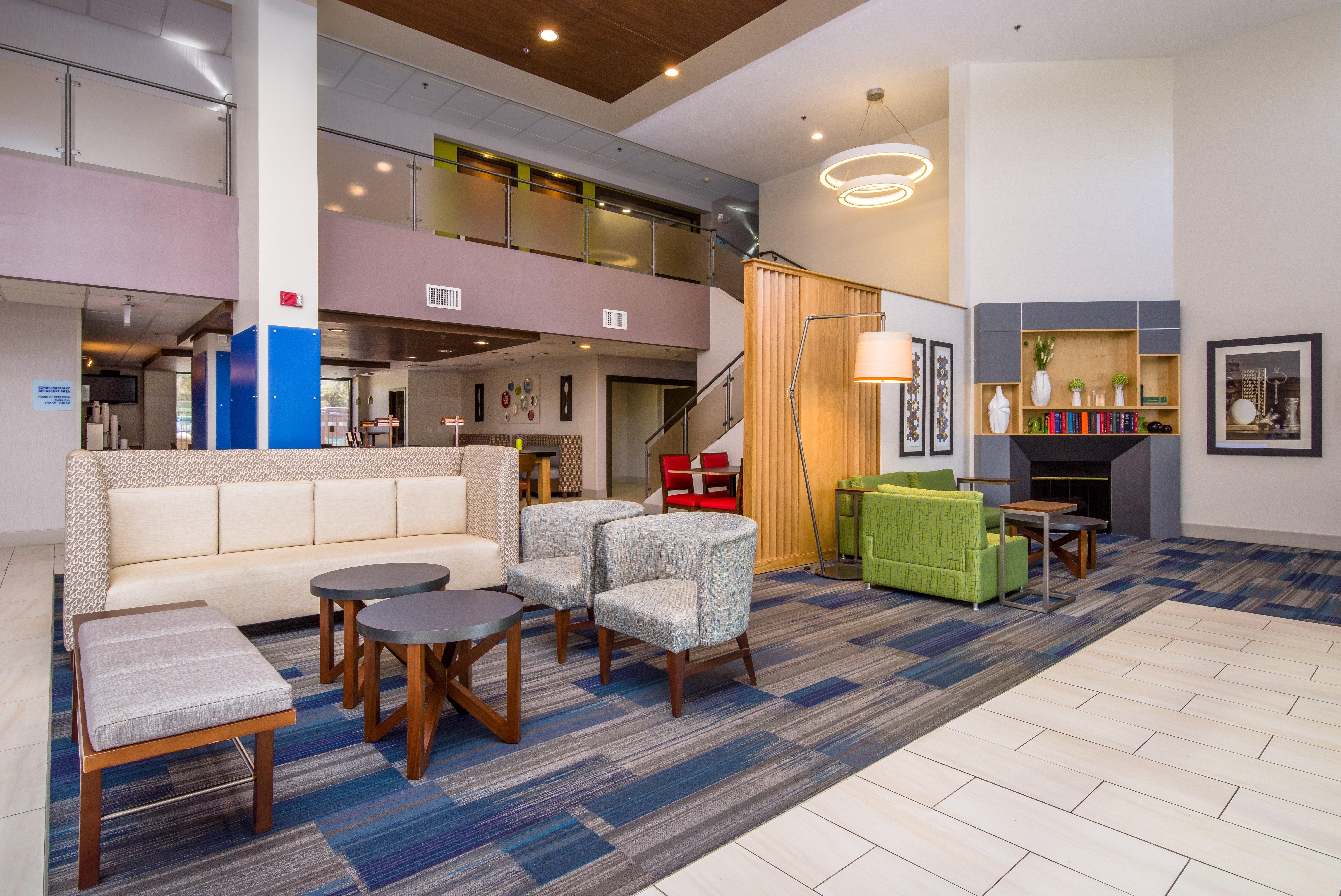 Hotel Express Phoenix-airport/university Drive By Ihg