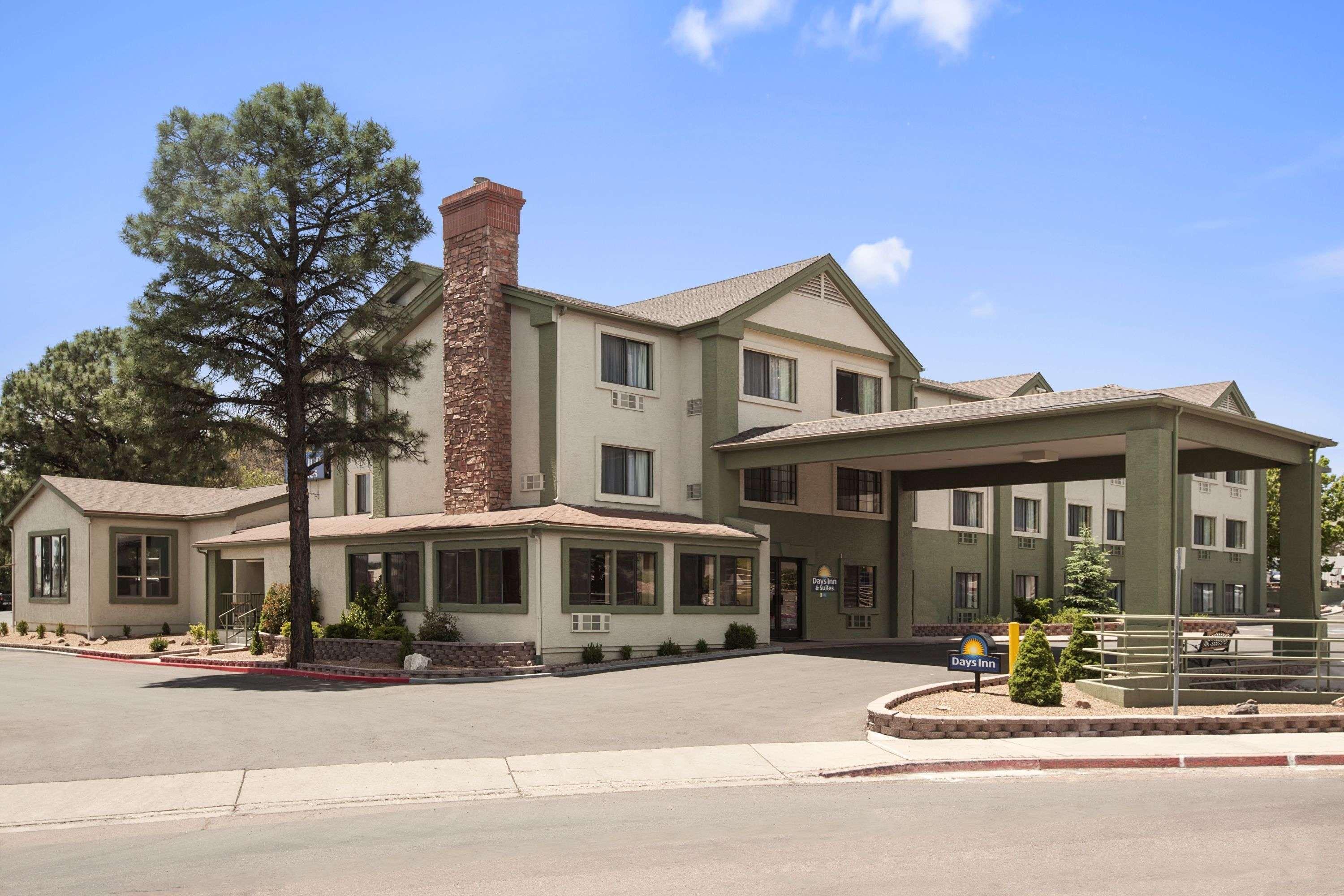 Hotel Days & By Wyndham East