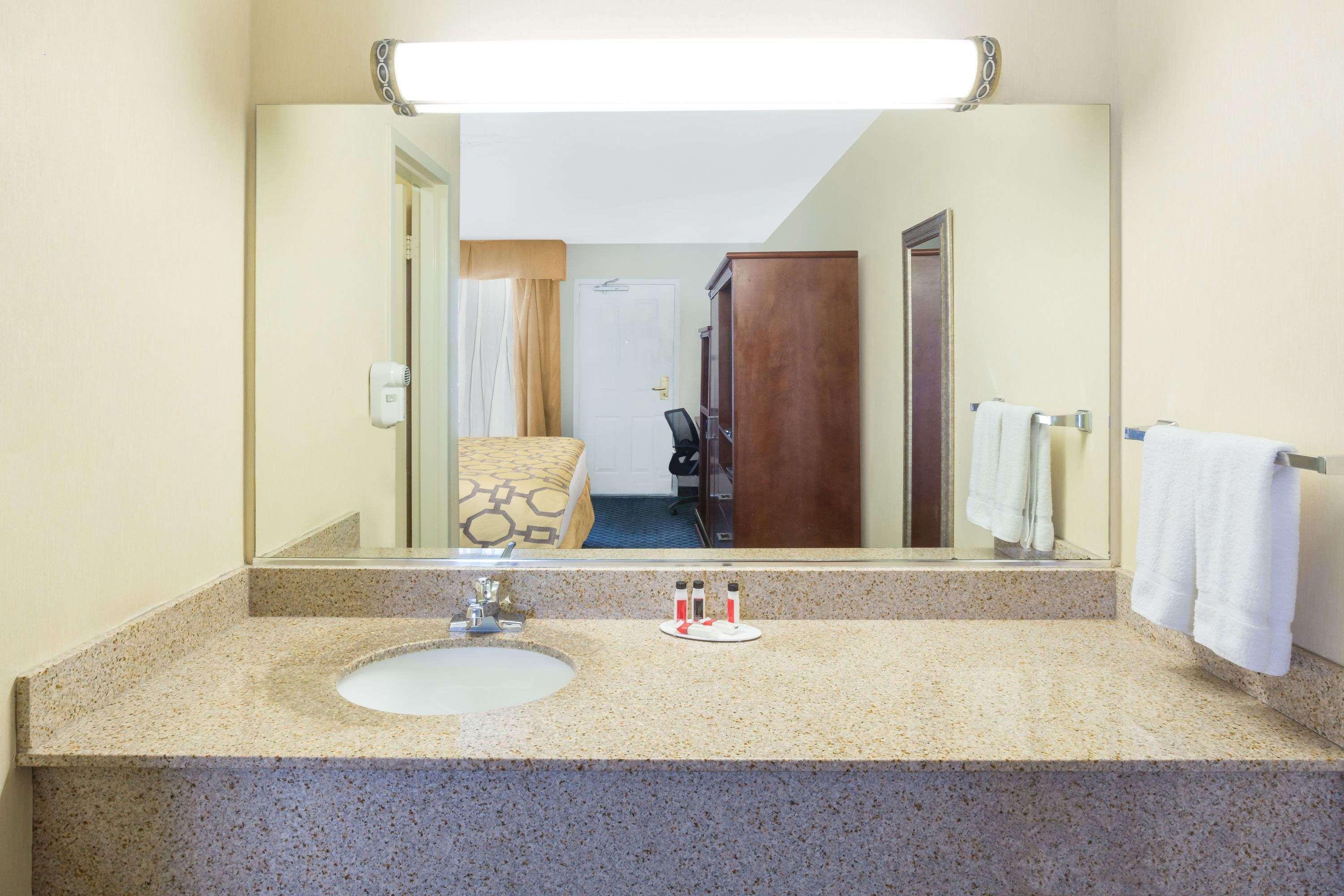 Baymont By Wyndham Hotel