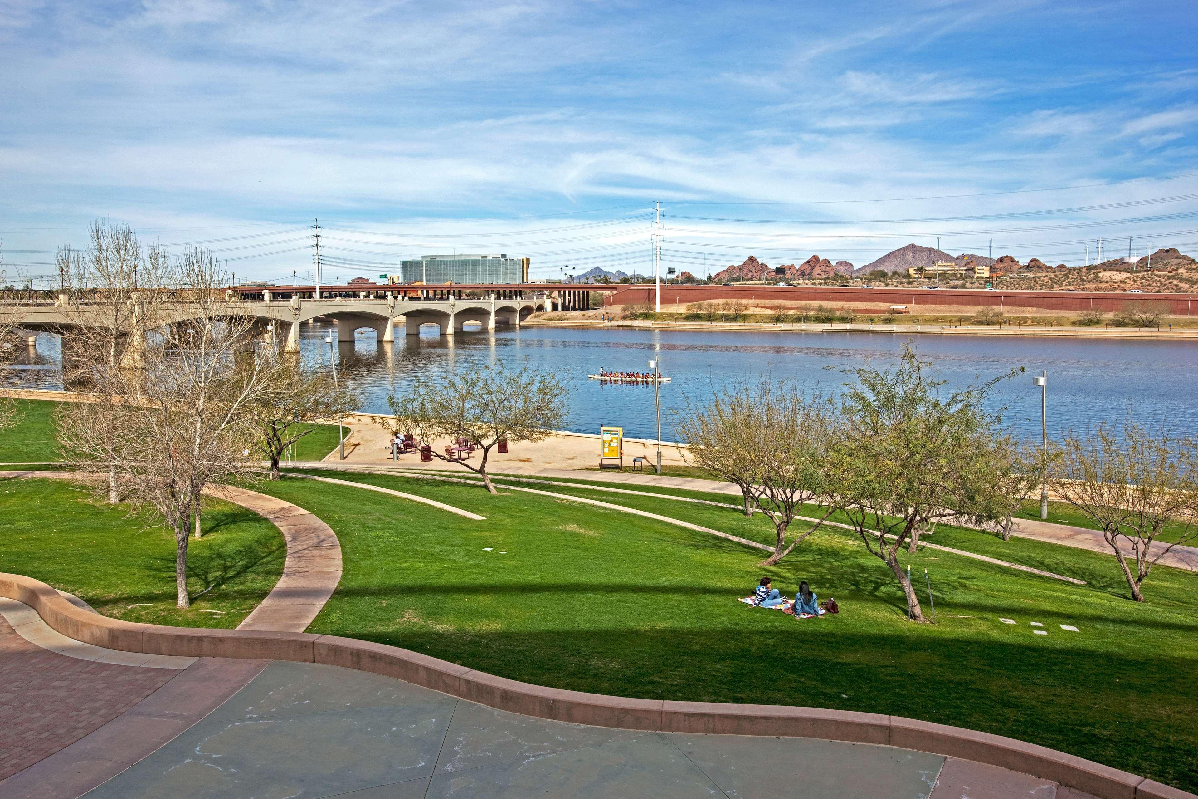 Hyatt Place Phoenix Airport Hotel 3*