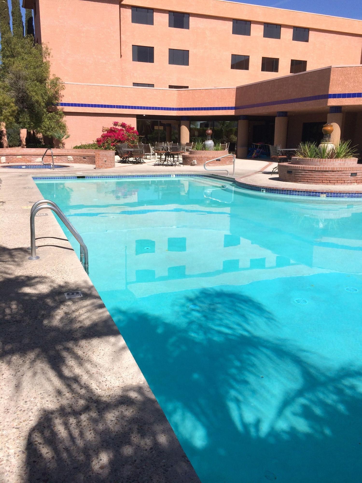 Ramada By Wyndham Viscount East Hotel Tucson