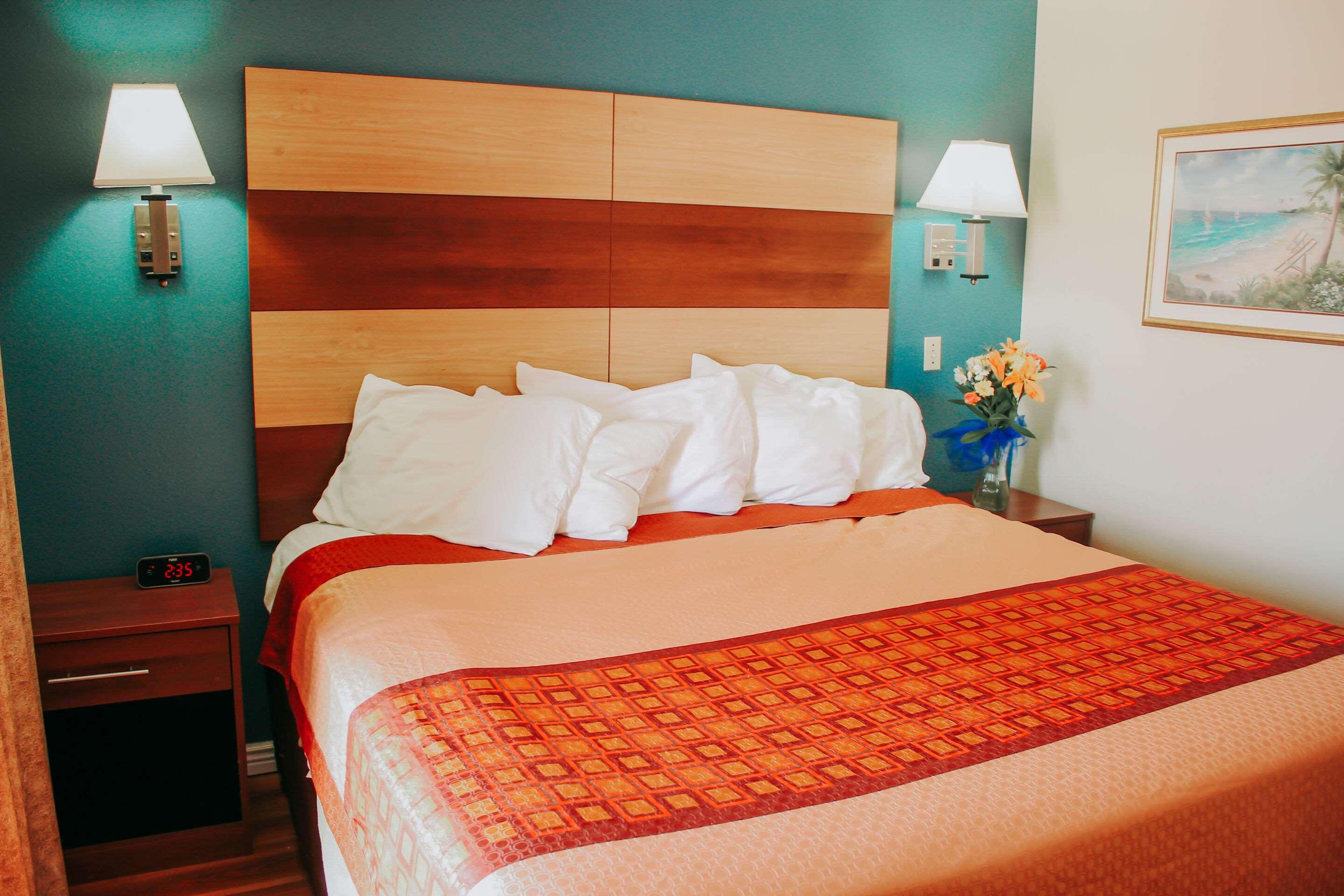 Rodeway & Hotel 3*