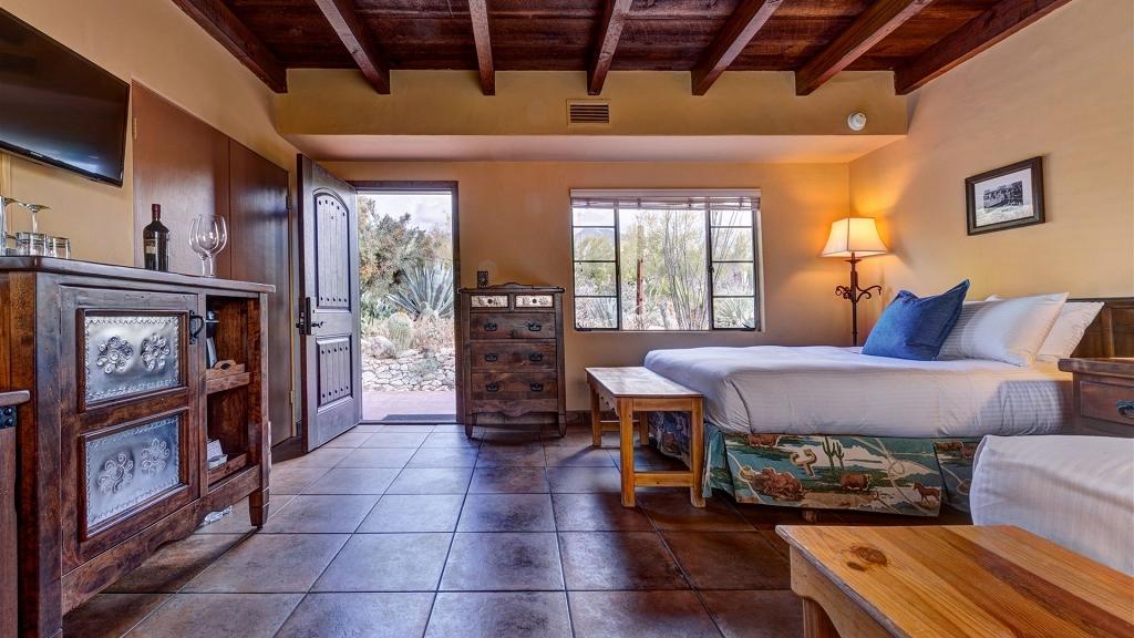 Hacienda Del Sol Guest Ranch Resort
