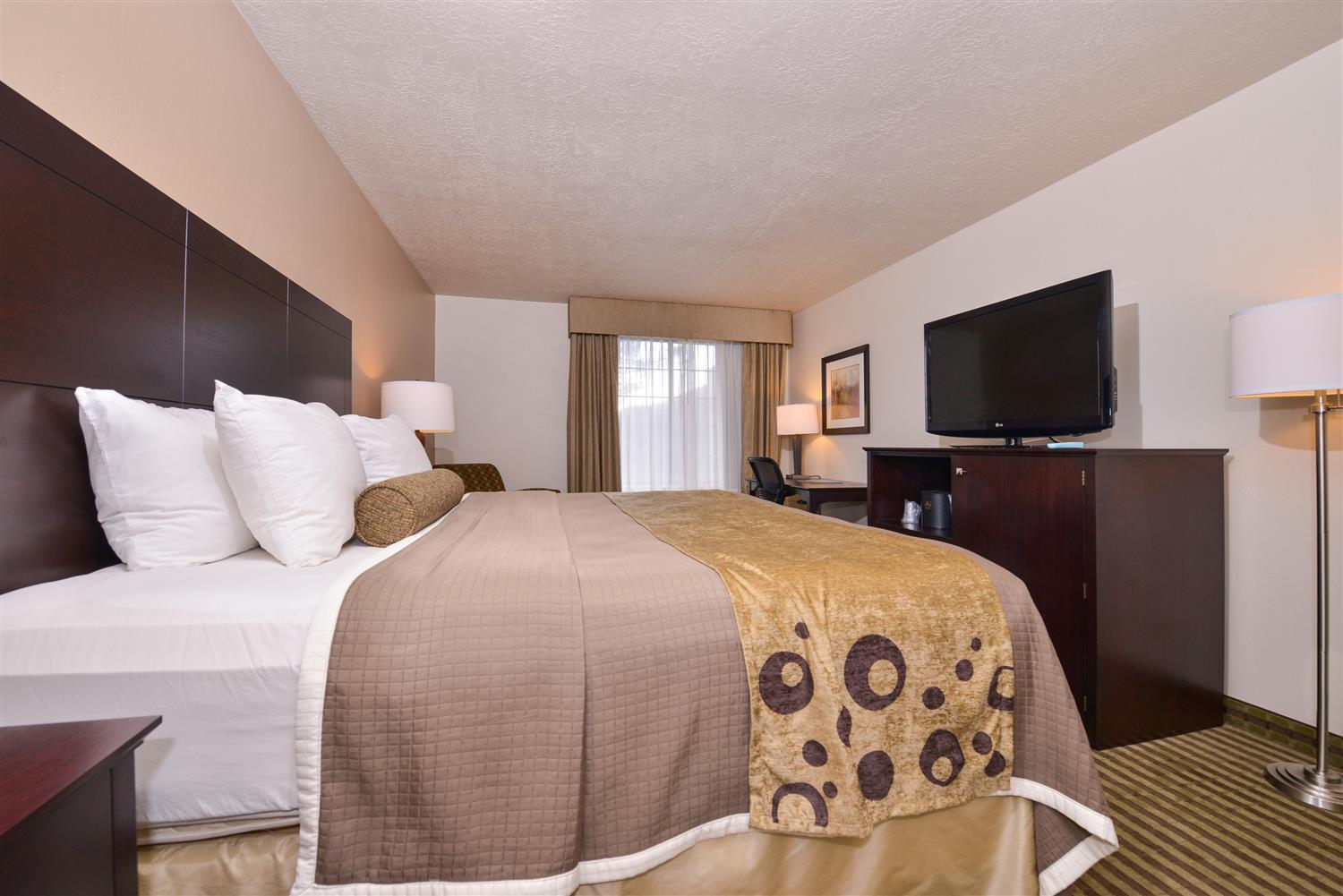 Hotel Wyndham Airport & Conference Center 3*