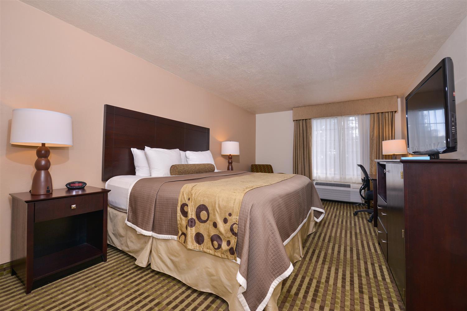 Wyndham Airport & Conference Center