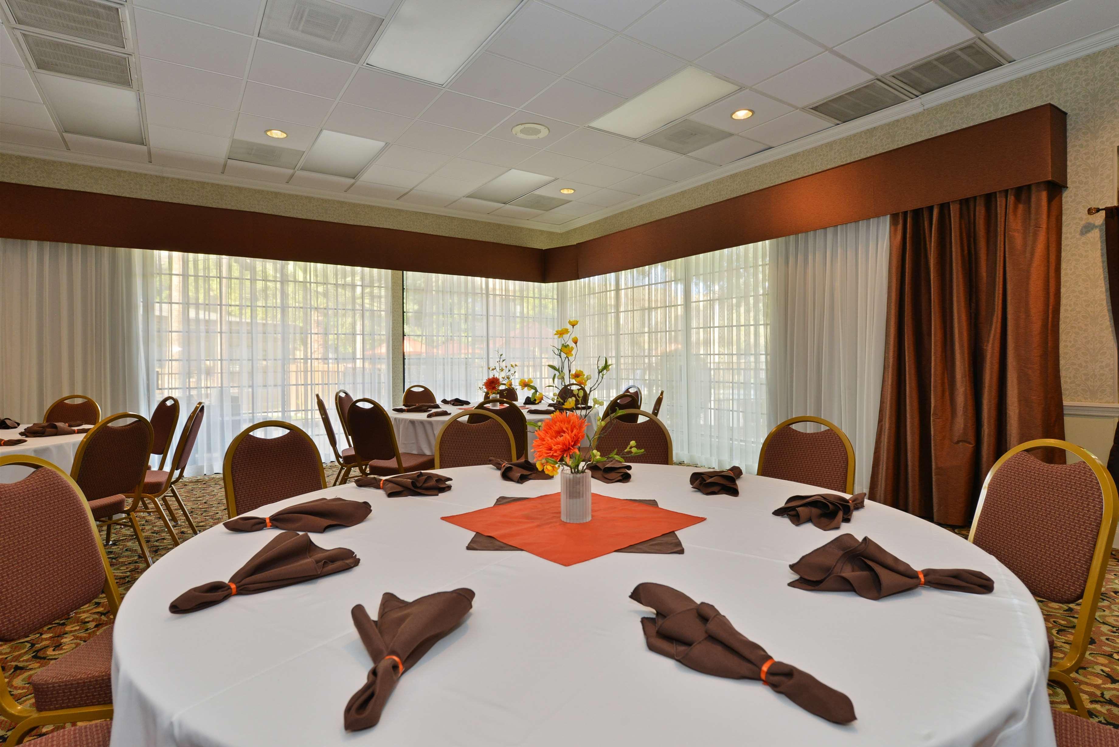 Hotel Wyndham Airport & Conference Center Tucson