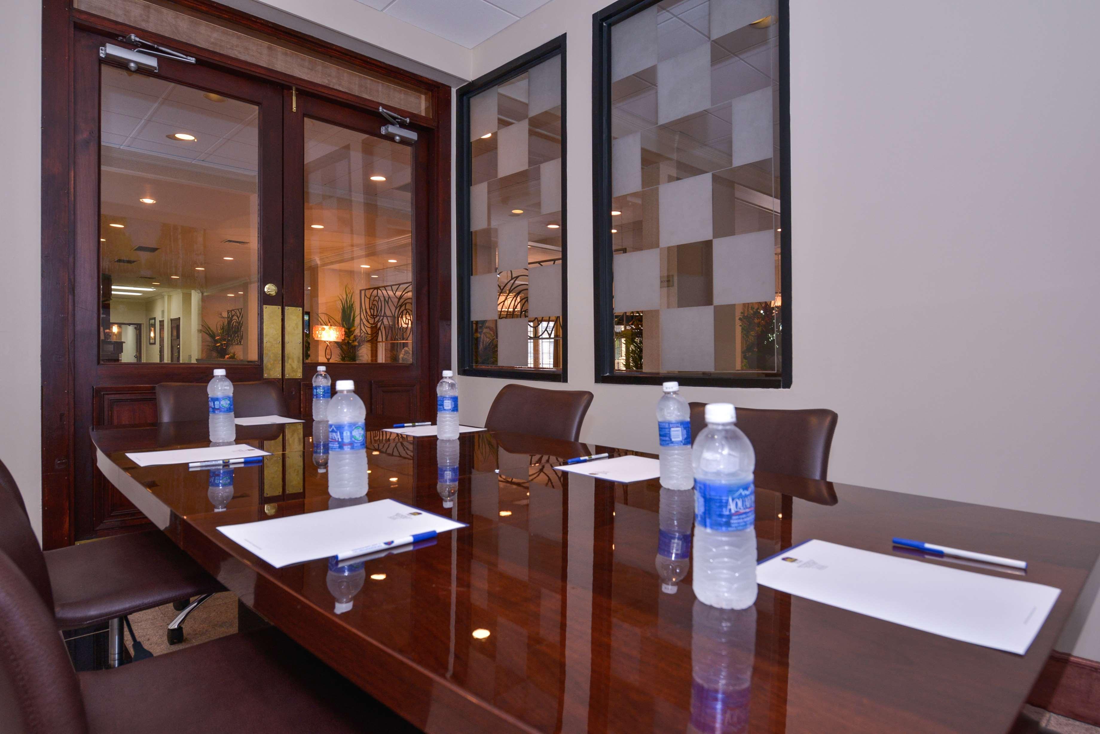Wyndham Airport & Conference Center 3* Tucson