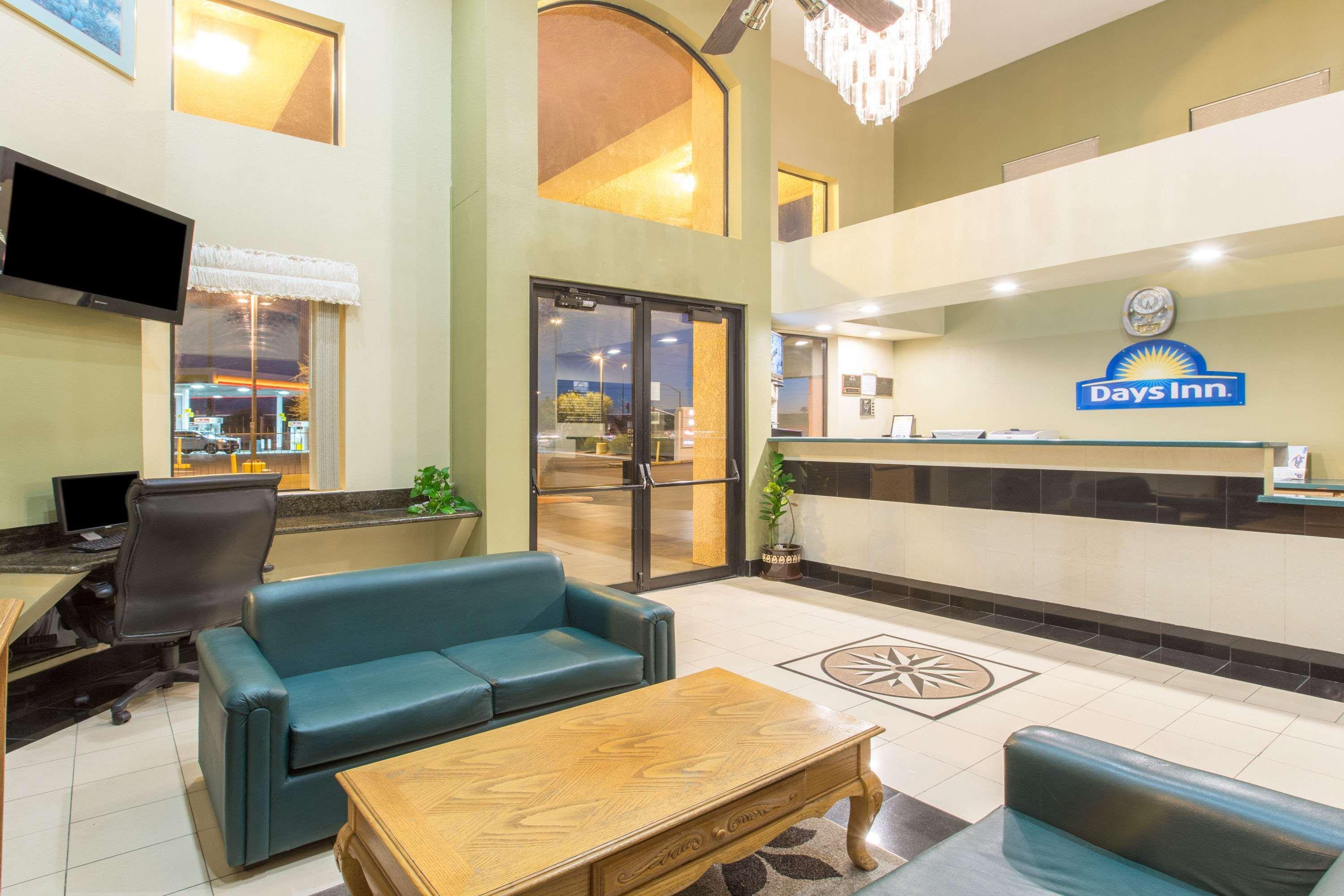 Days By Wyndham Airport