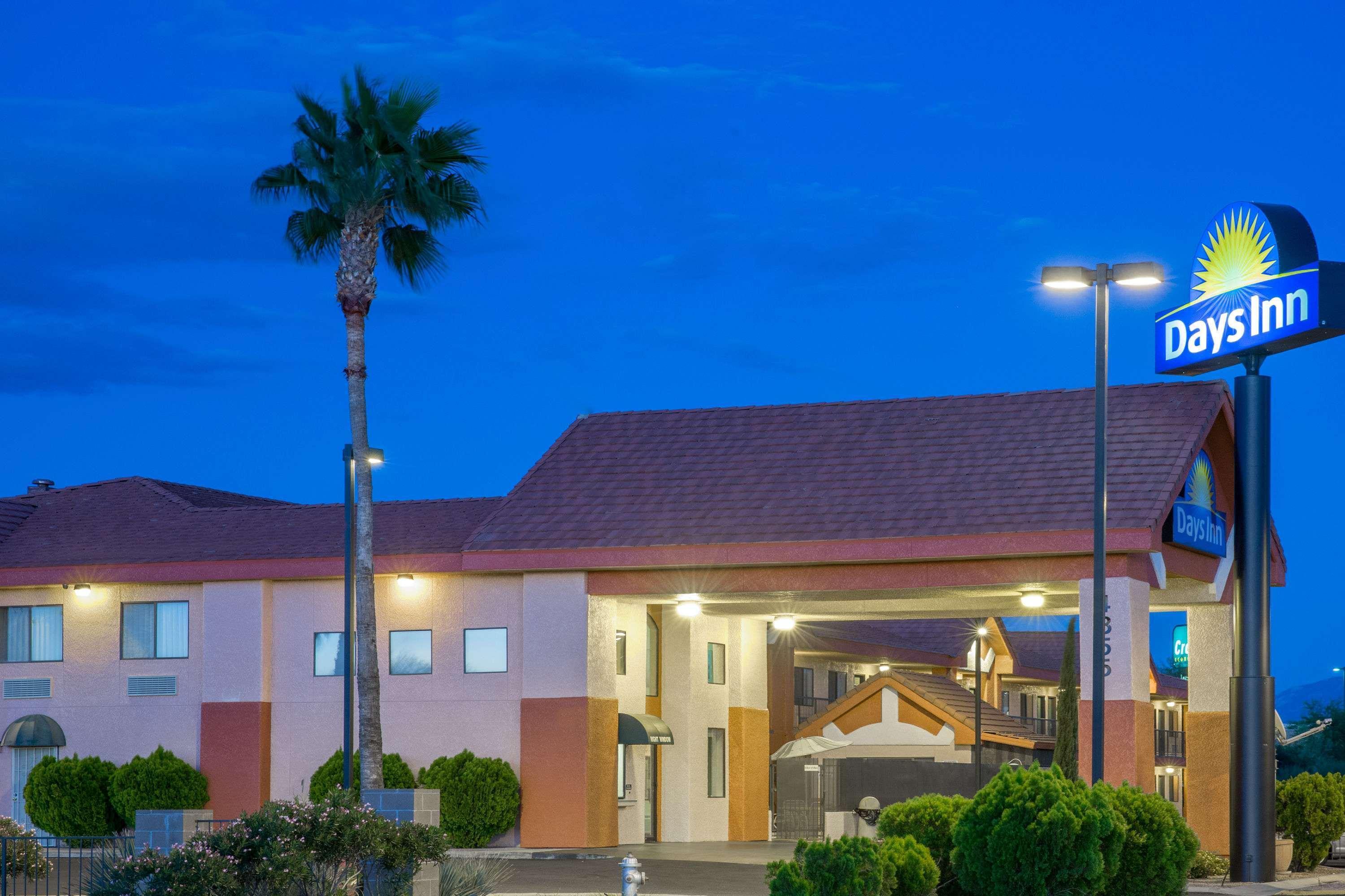 Hotel Days By Wyndham Airport