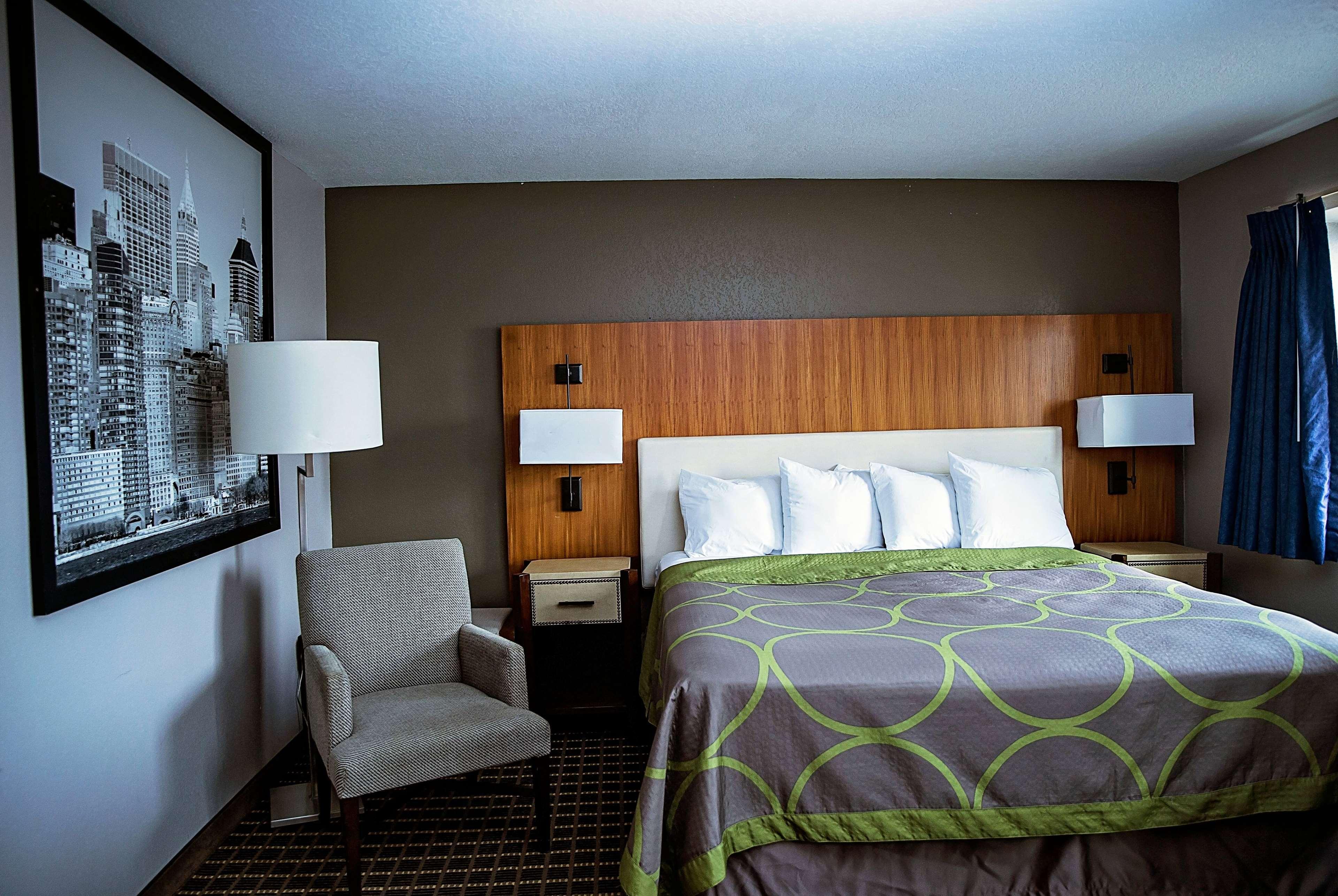 Super 8 By Wyndham Hotel