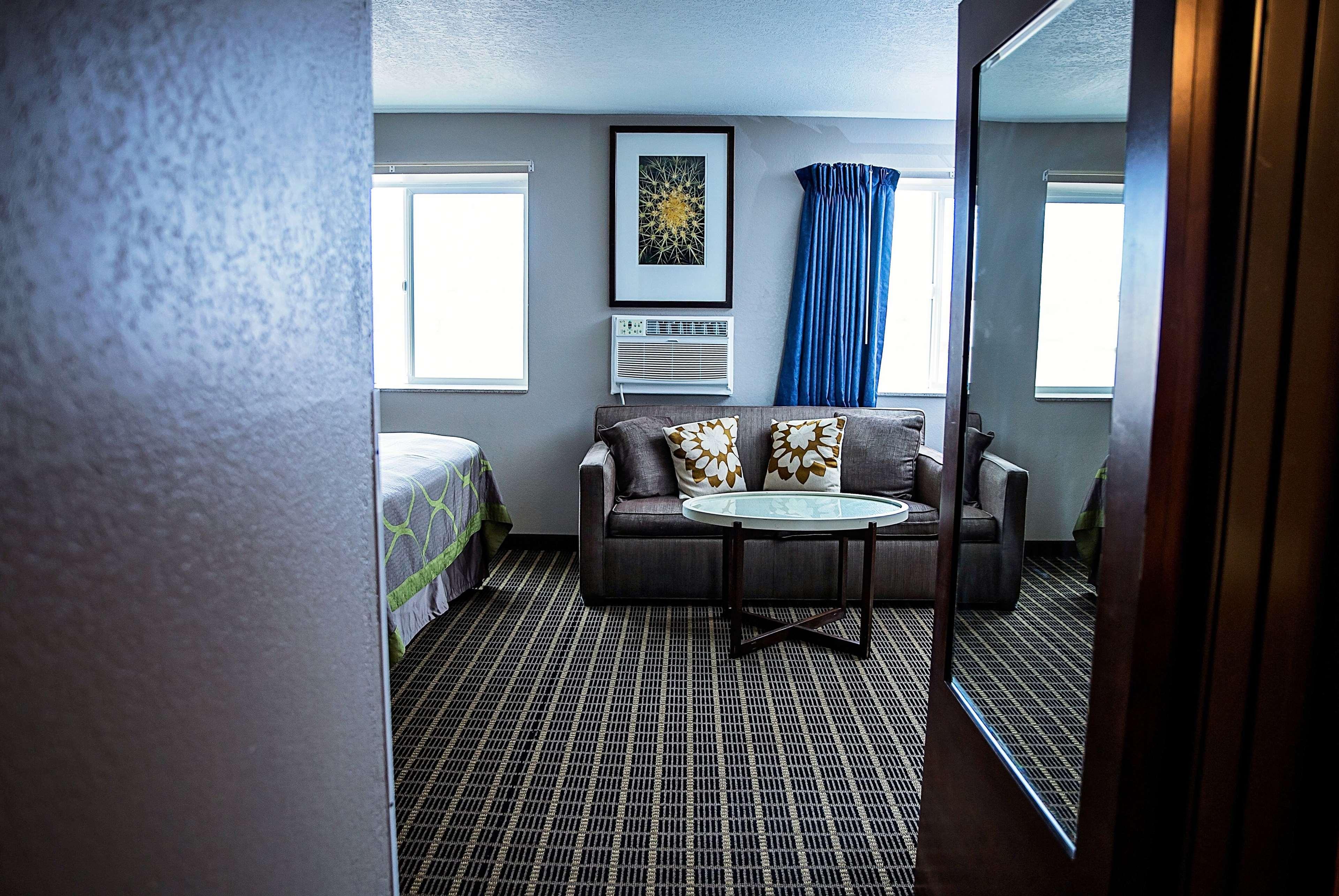 Hotel Super 8 By Wyndham 2*