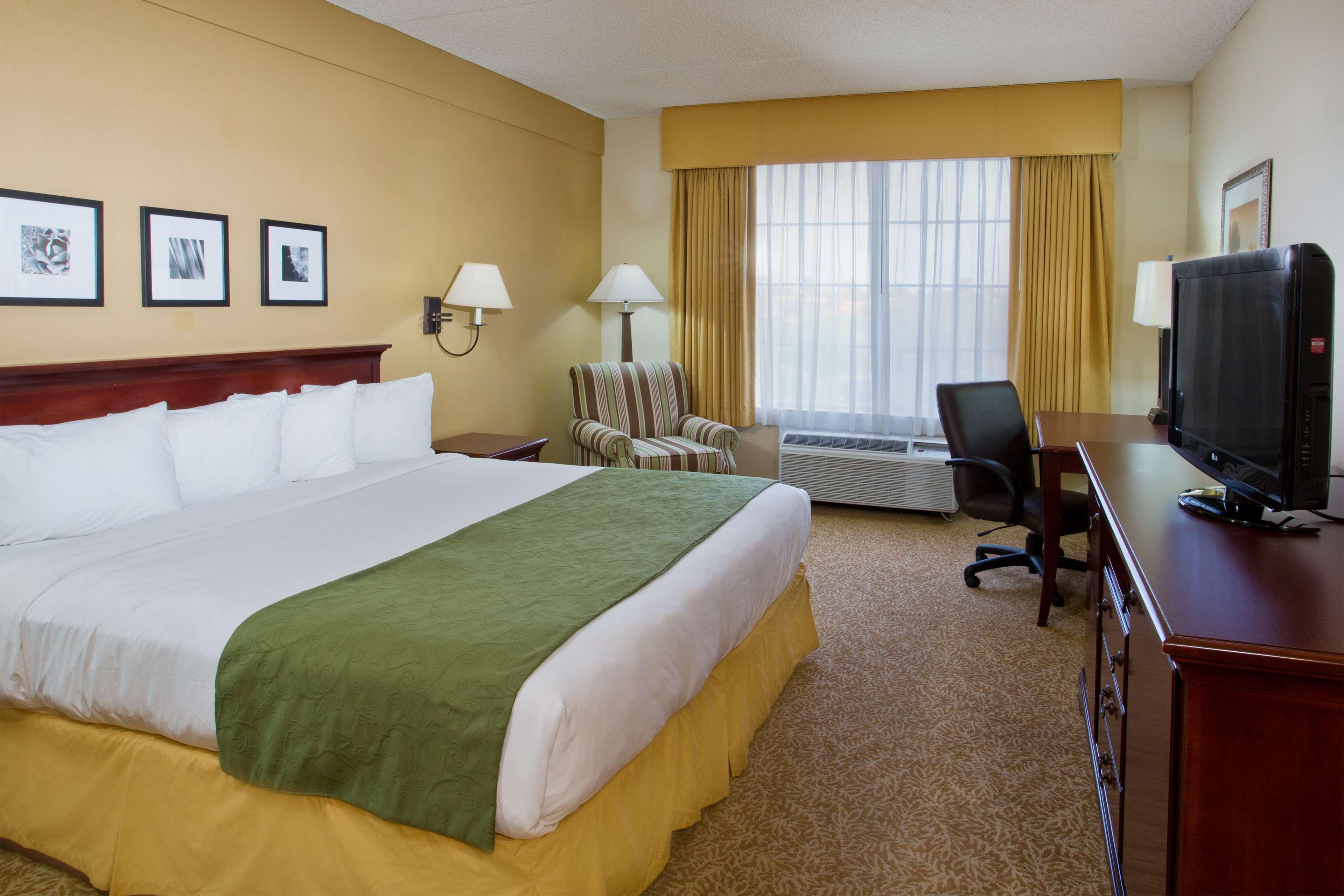 Country & By Radisson, Mesa, Az 3*