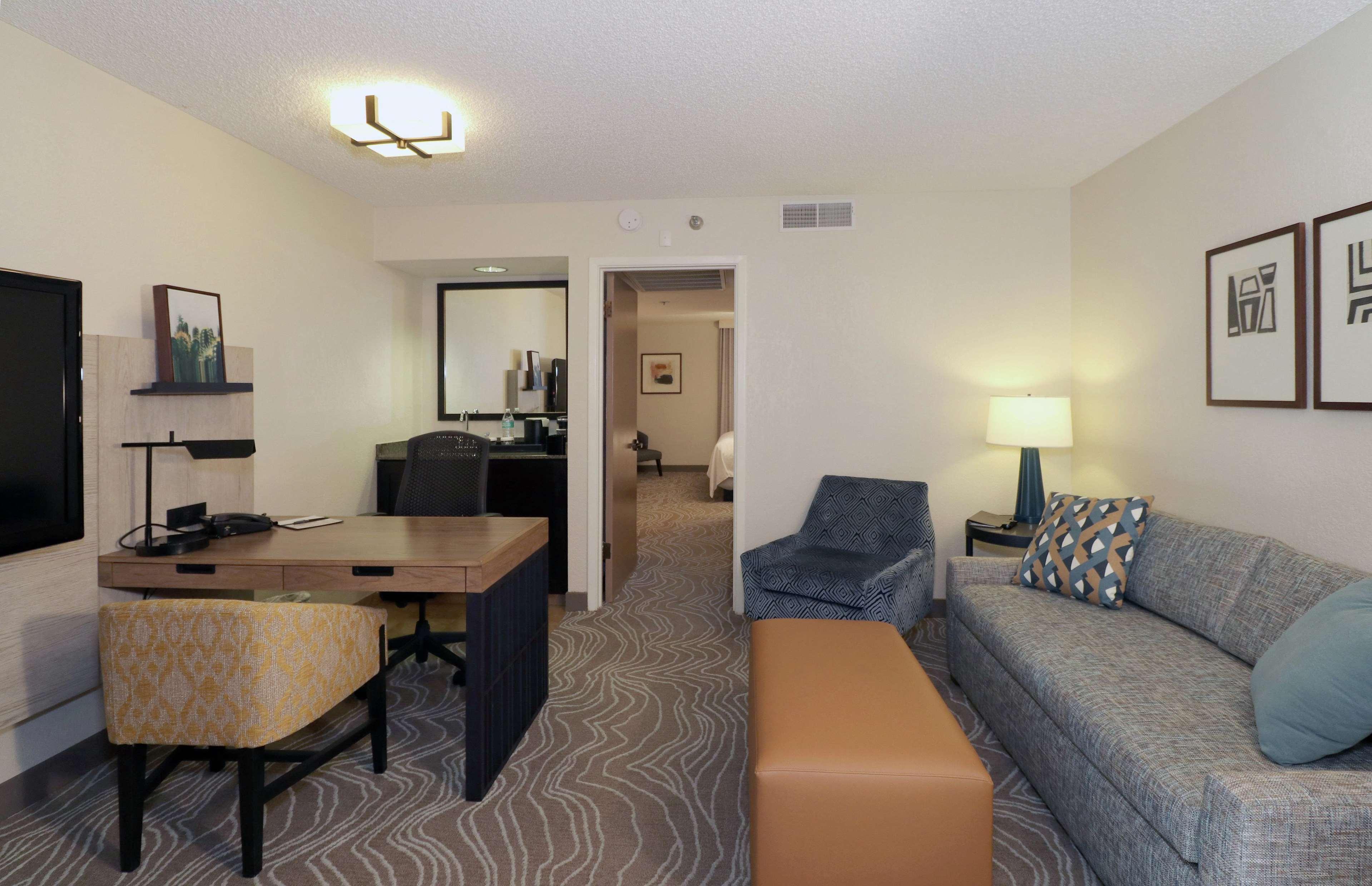 Embassy By Hilton Phoenix 4*