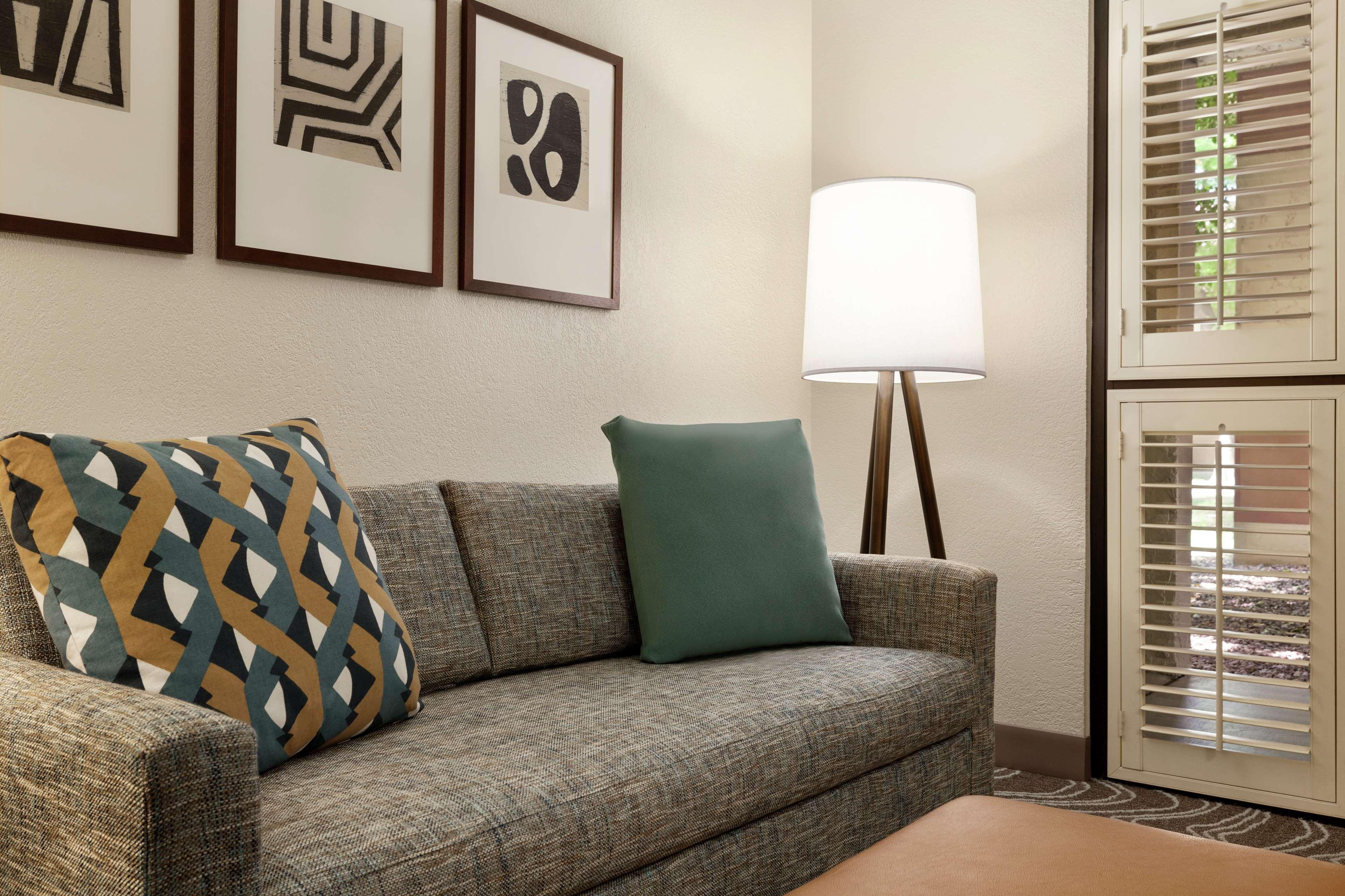 Embassy By Hilton Phoenix 4*