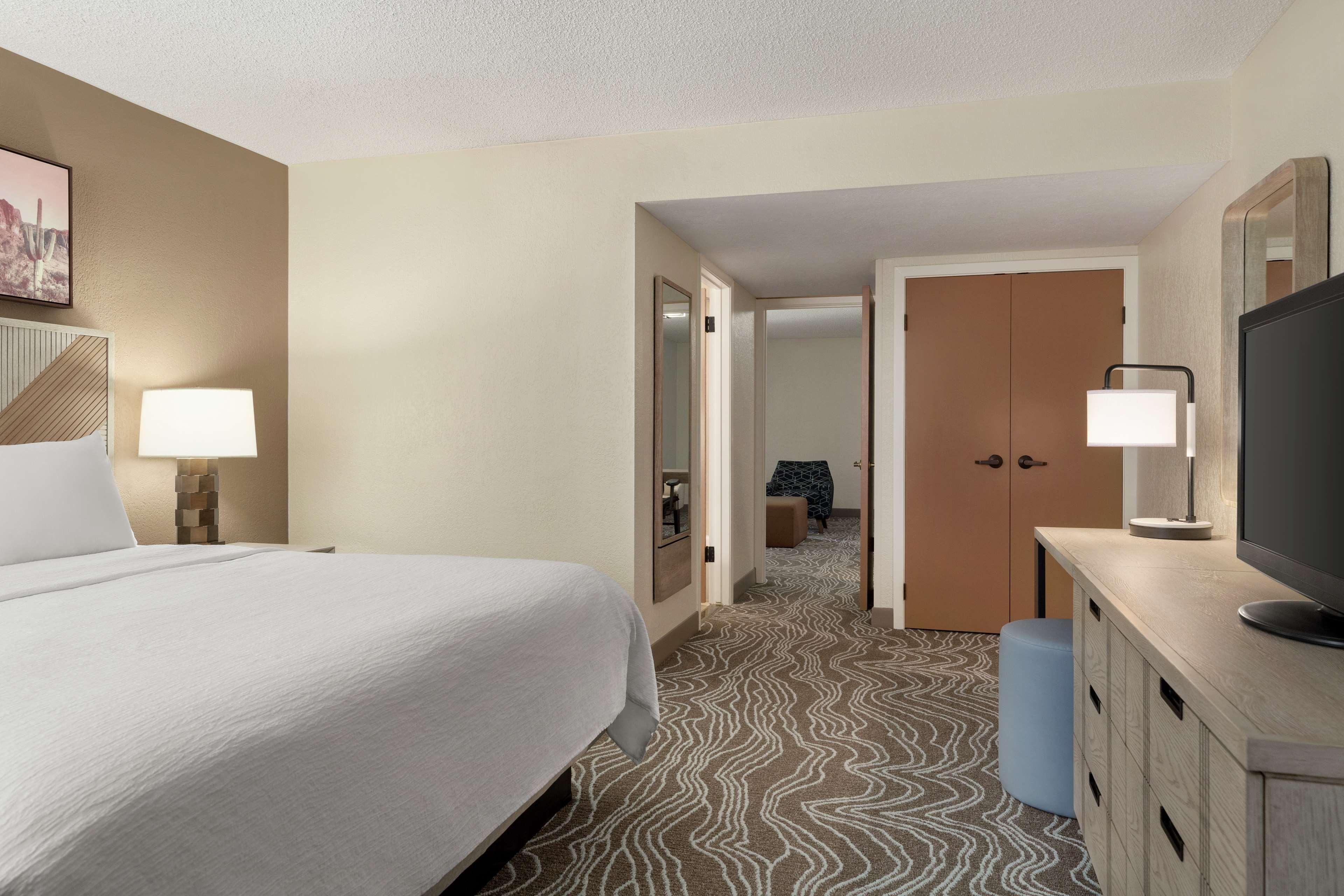 Embassy By Hilton Phoenix 4*