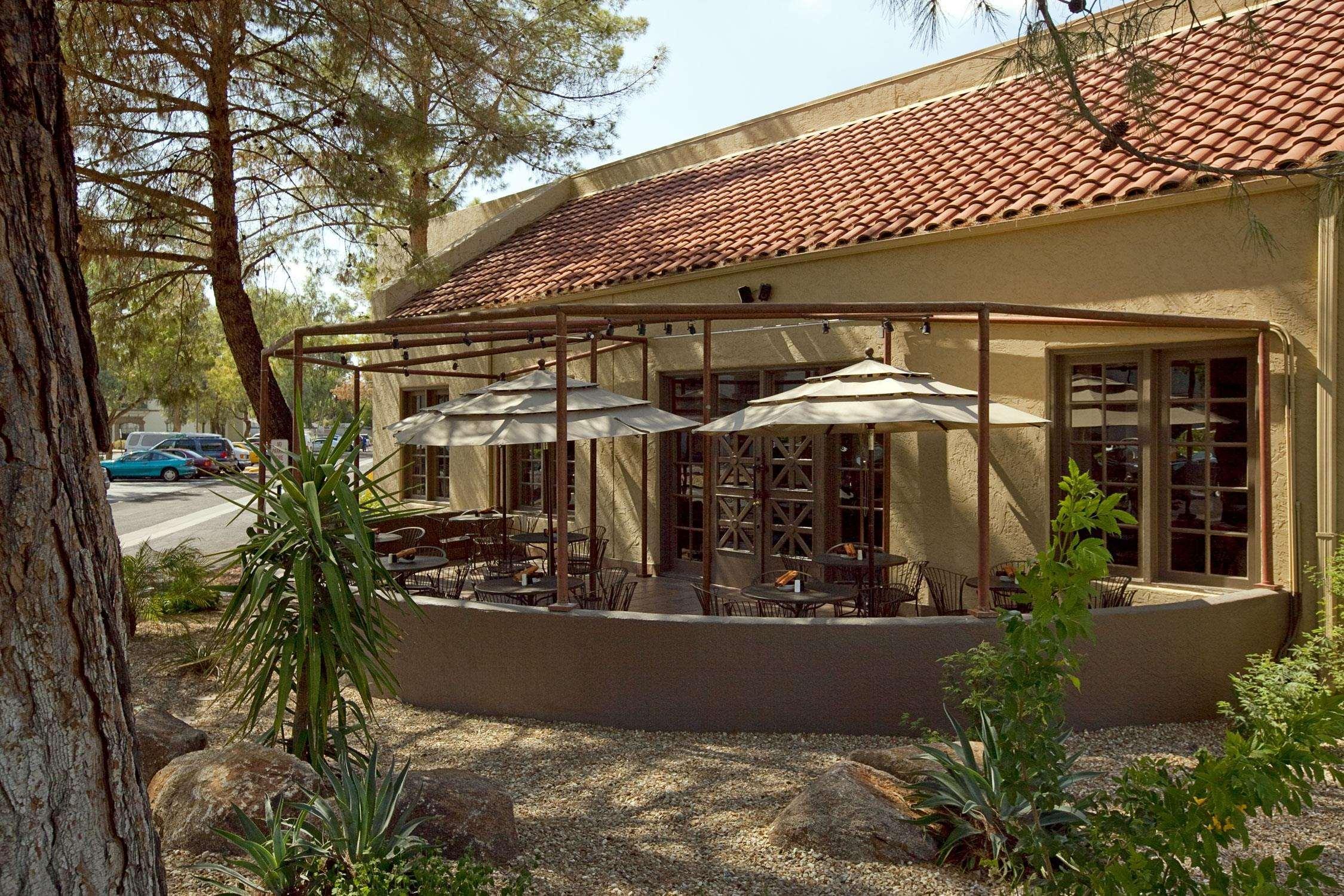 Embassy By Hilton Phoenix Tempe