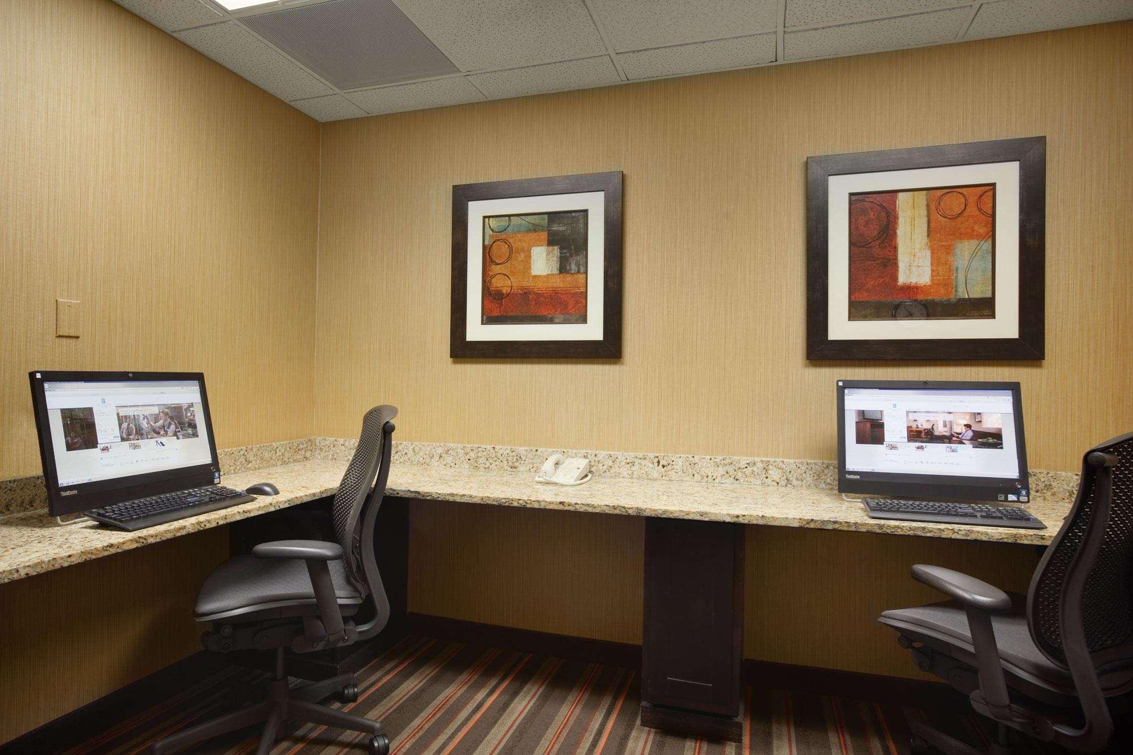 Embassy By Hilton Phoenix Hotel 4*