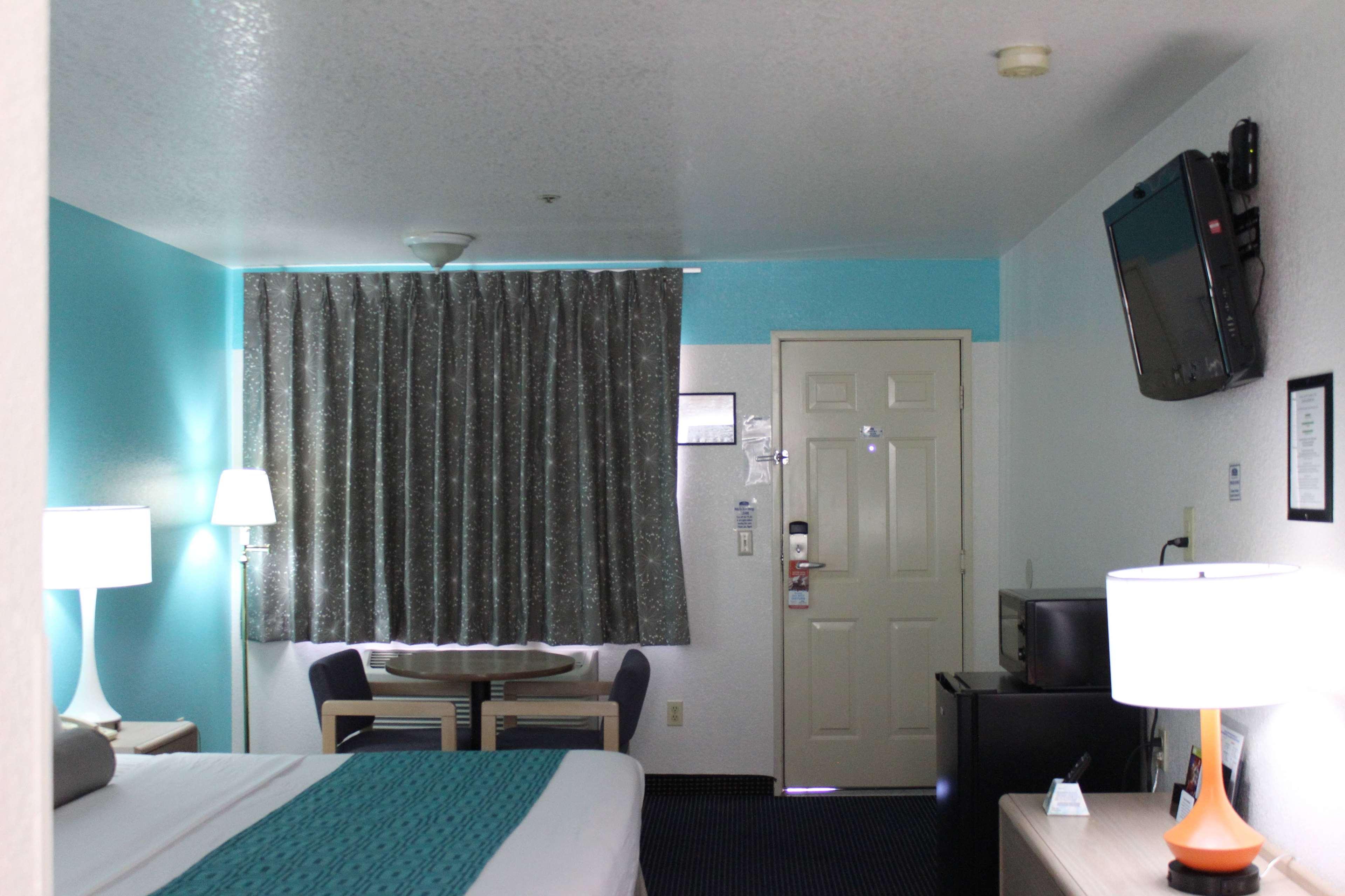 Howard Johnson By Wyndham Hotel