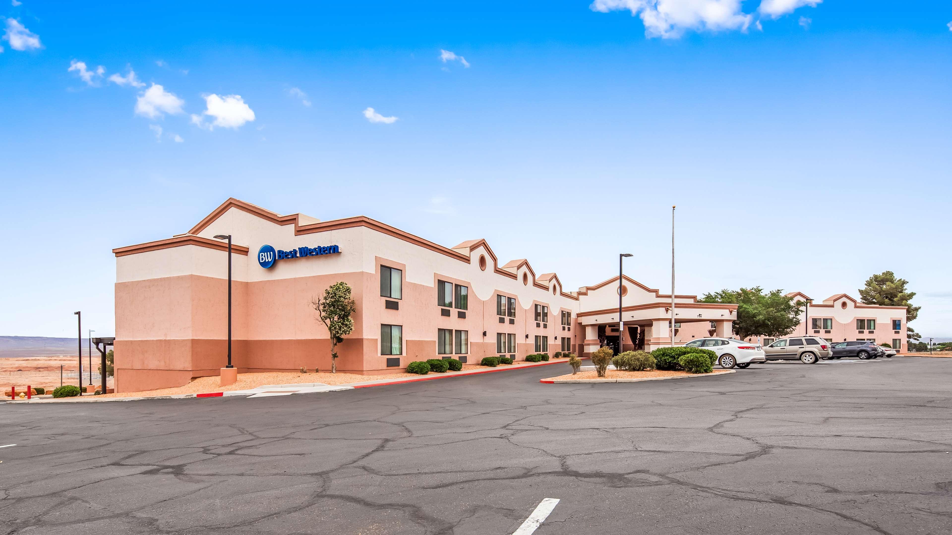 Hotel Western View Of Powell Page