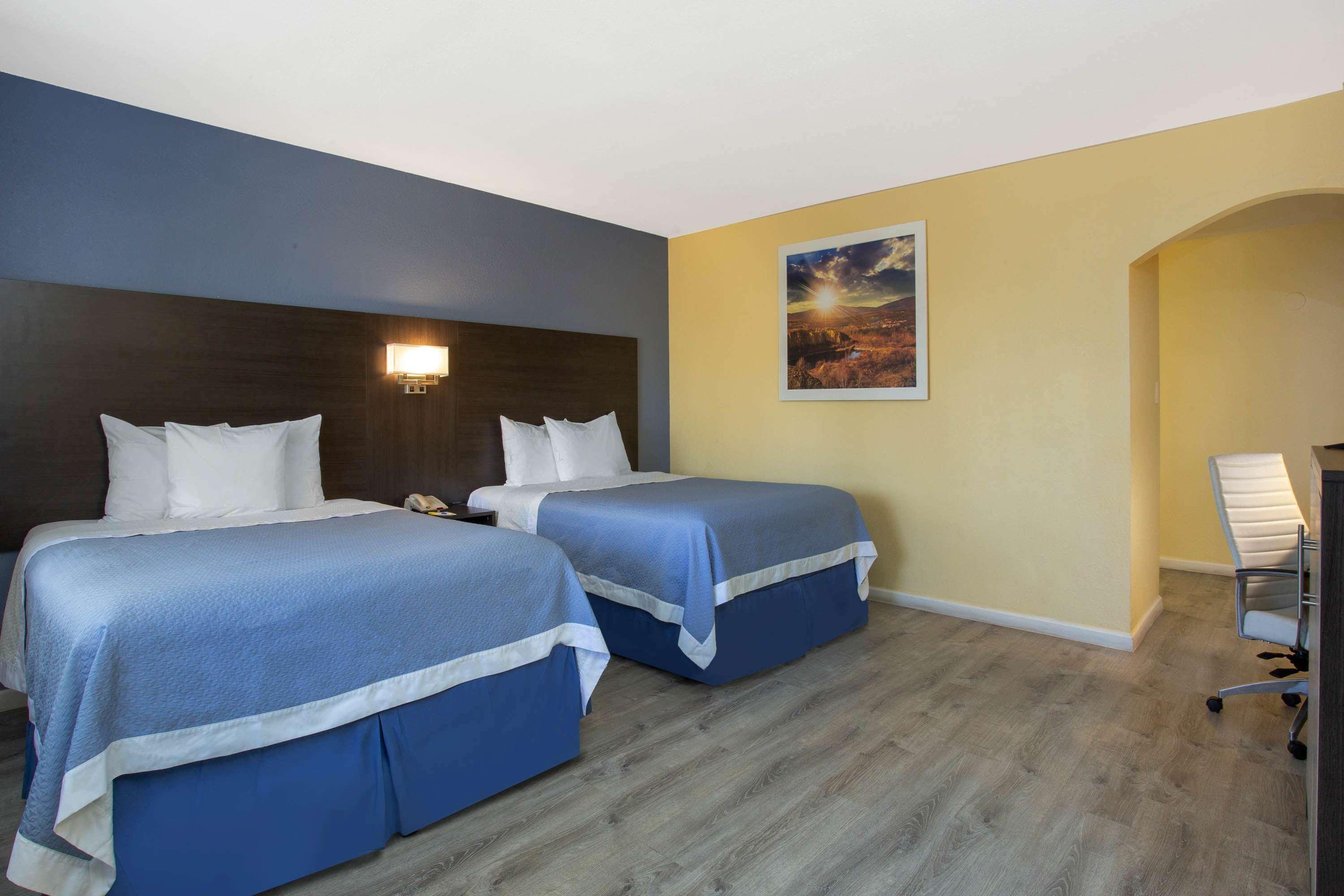 Days By Wyndham Airport - Phoenix