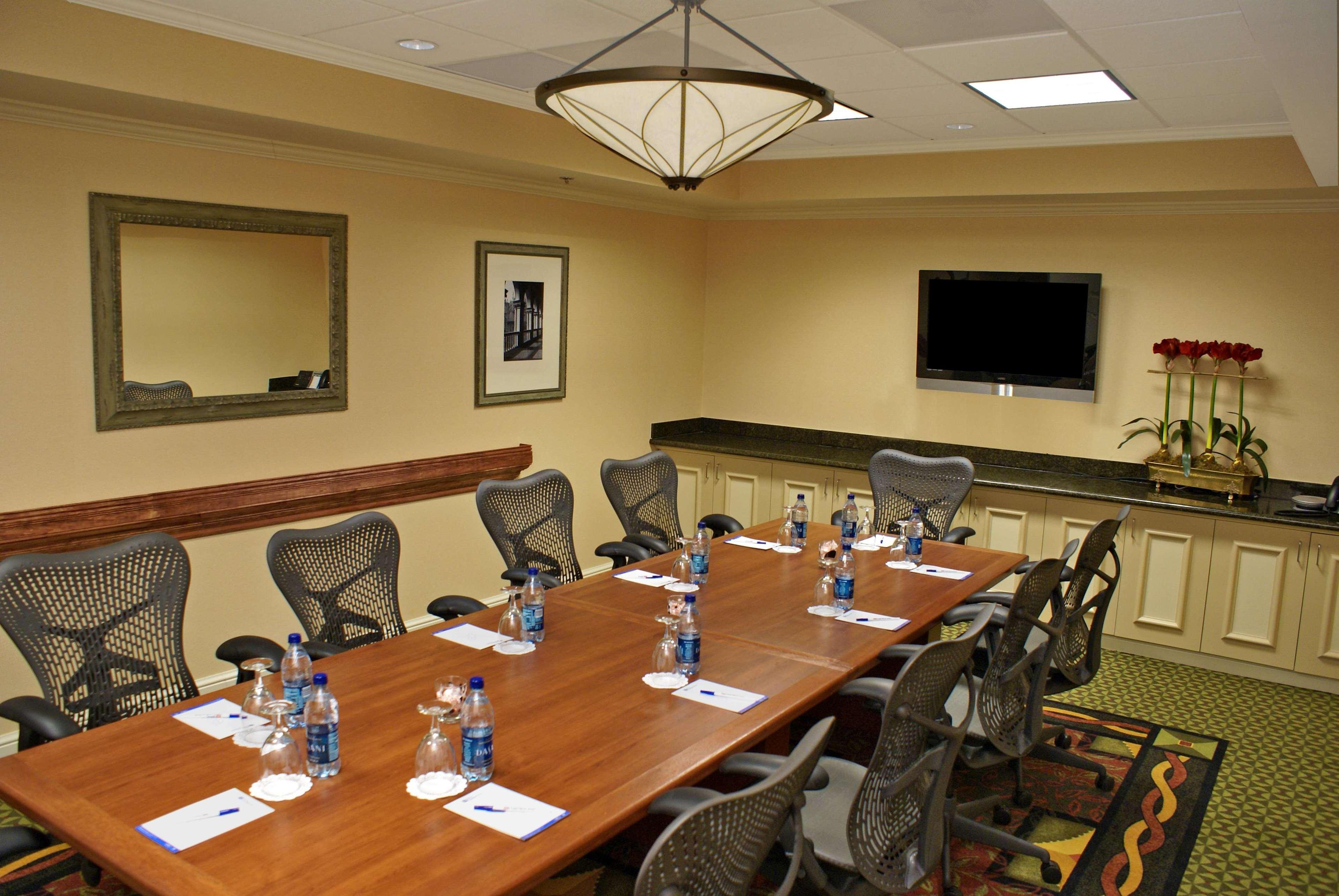 Hilton Garden Airport