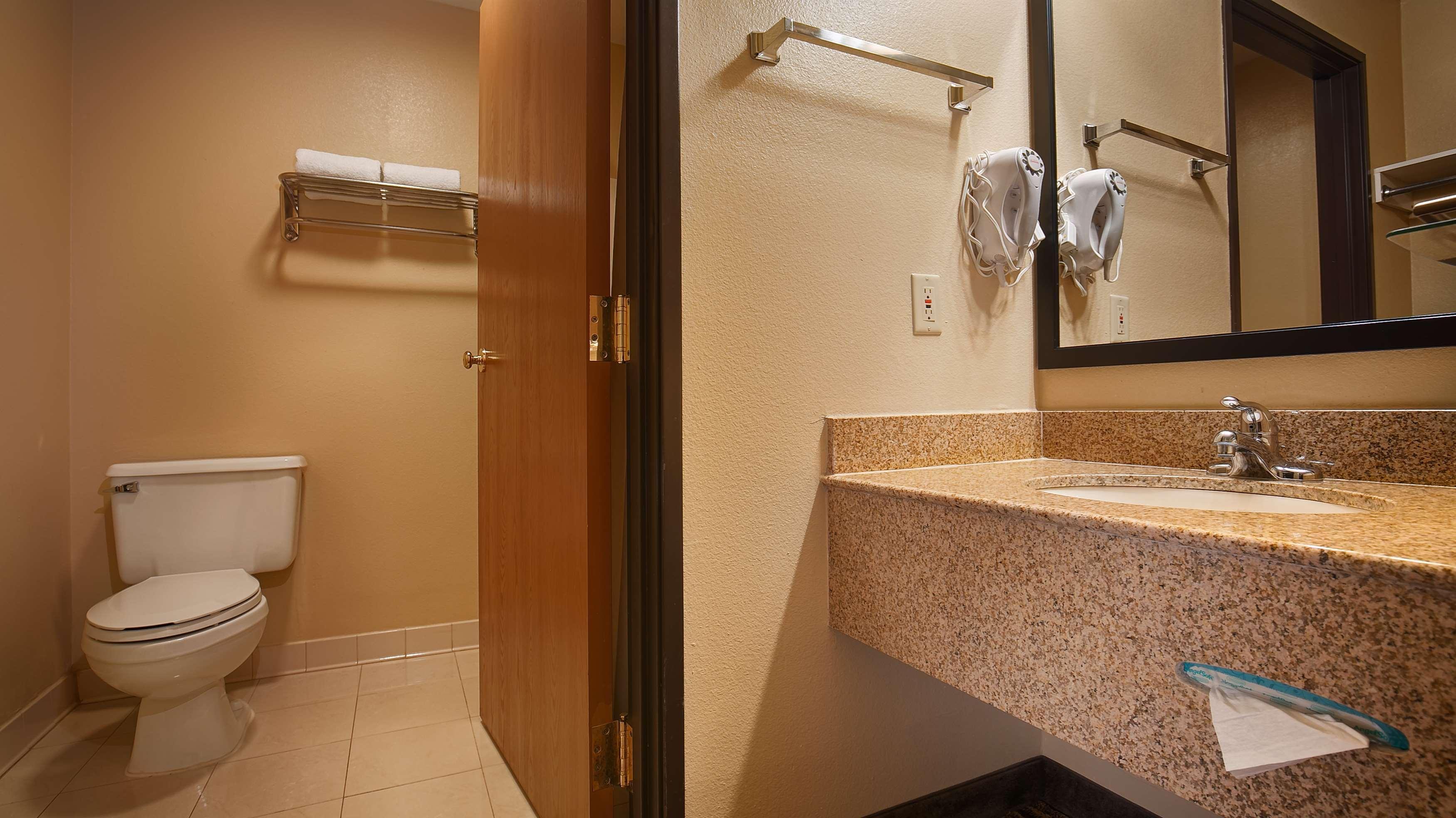 Western Gold Poppy Hotel 3*
