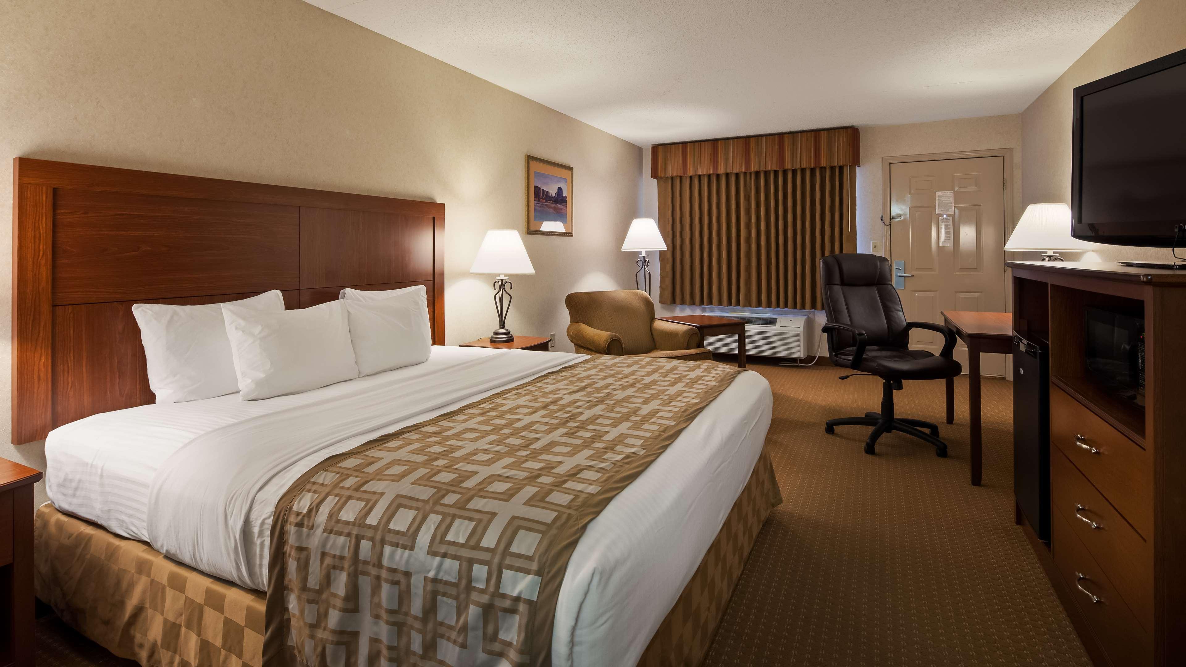 Western Gold Poppy Hotel