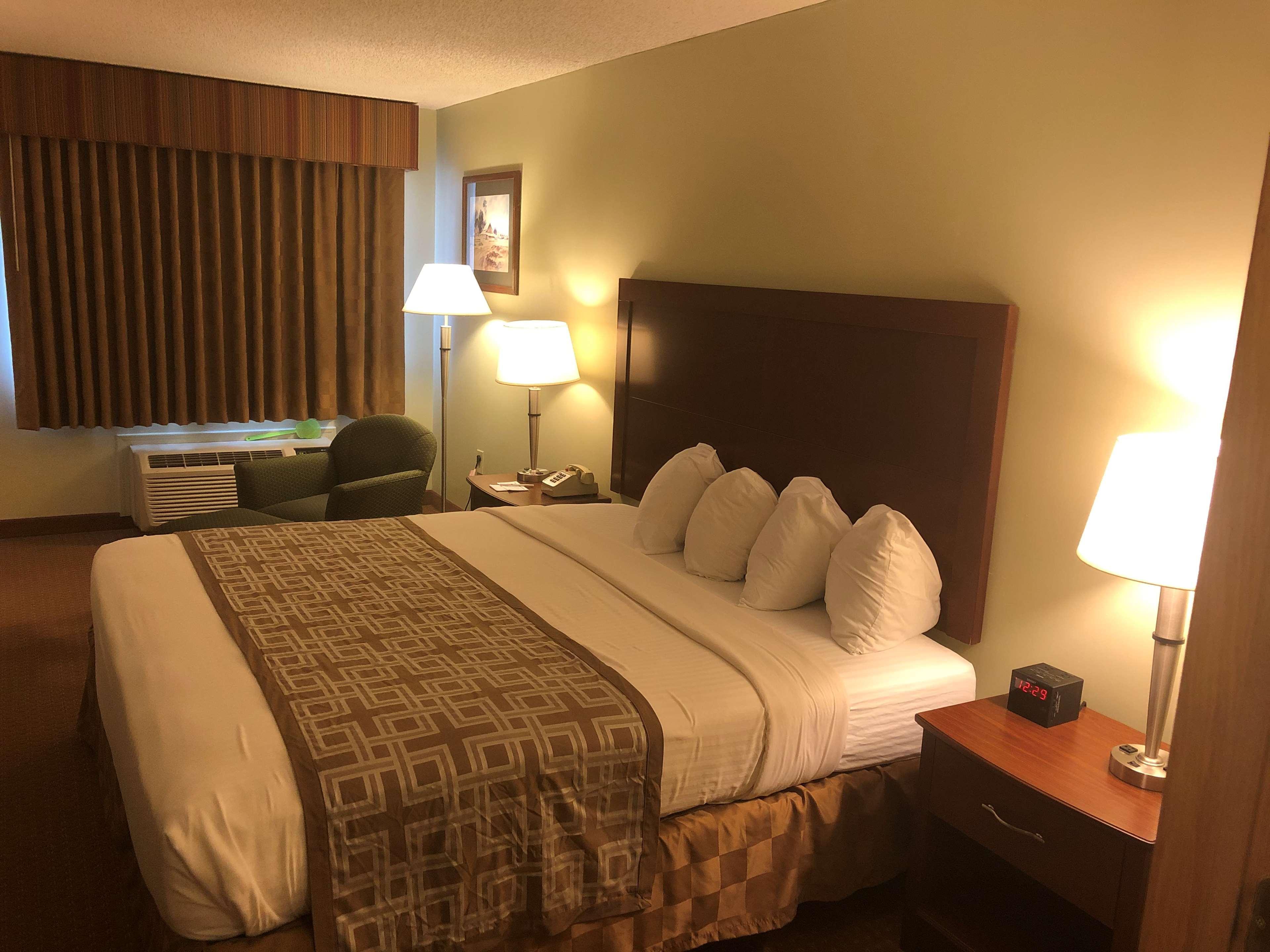 Western Gold Poppy Hotel