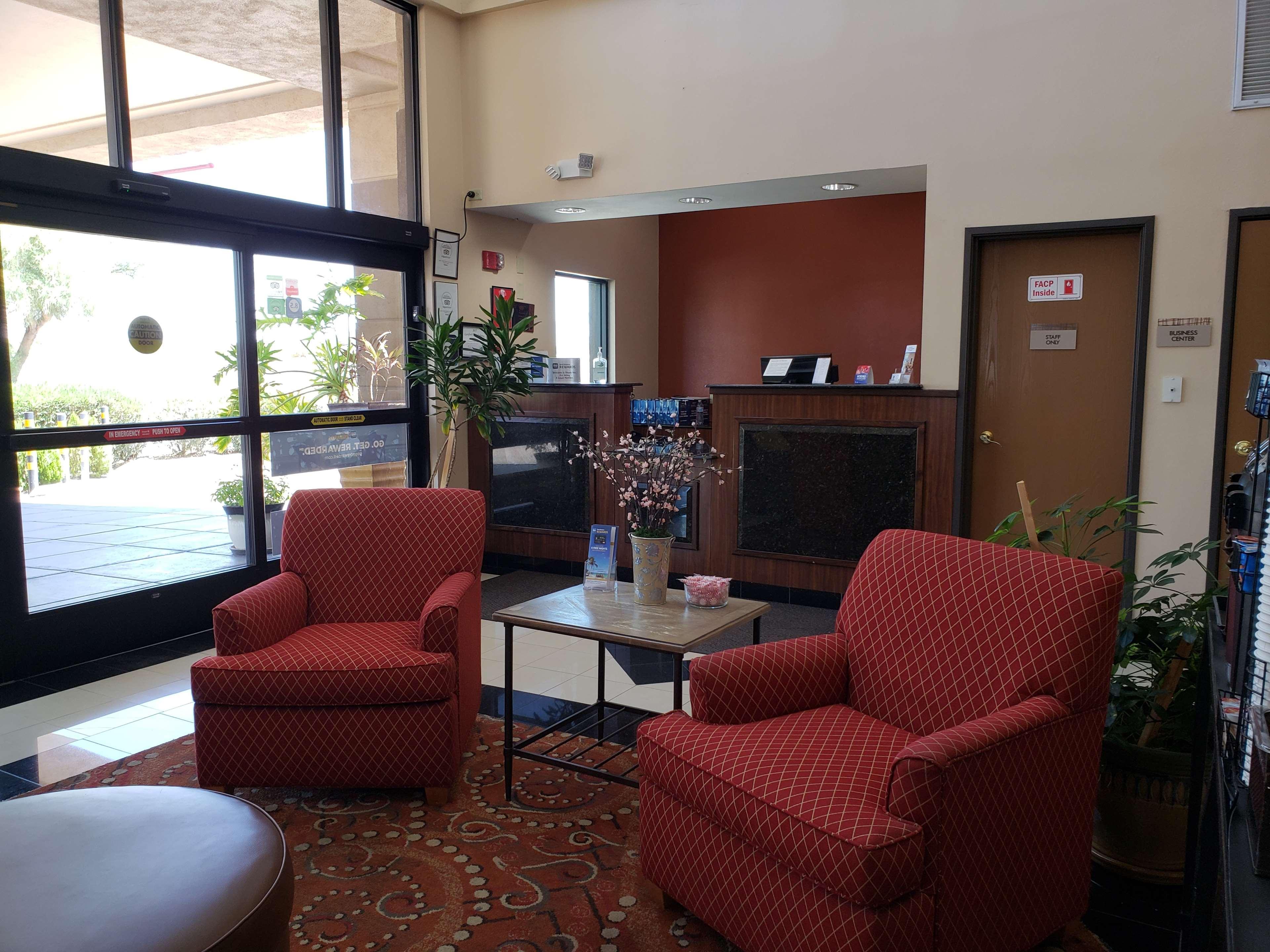 Western Gold Poppy Hotel 3*