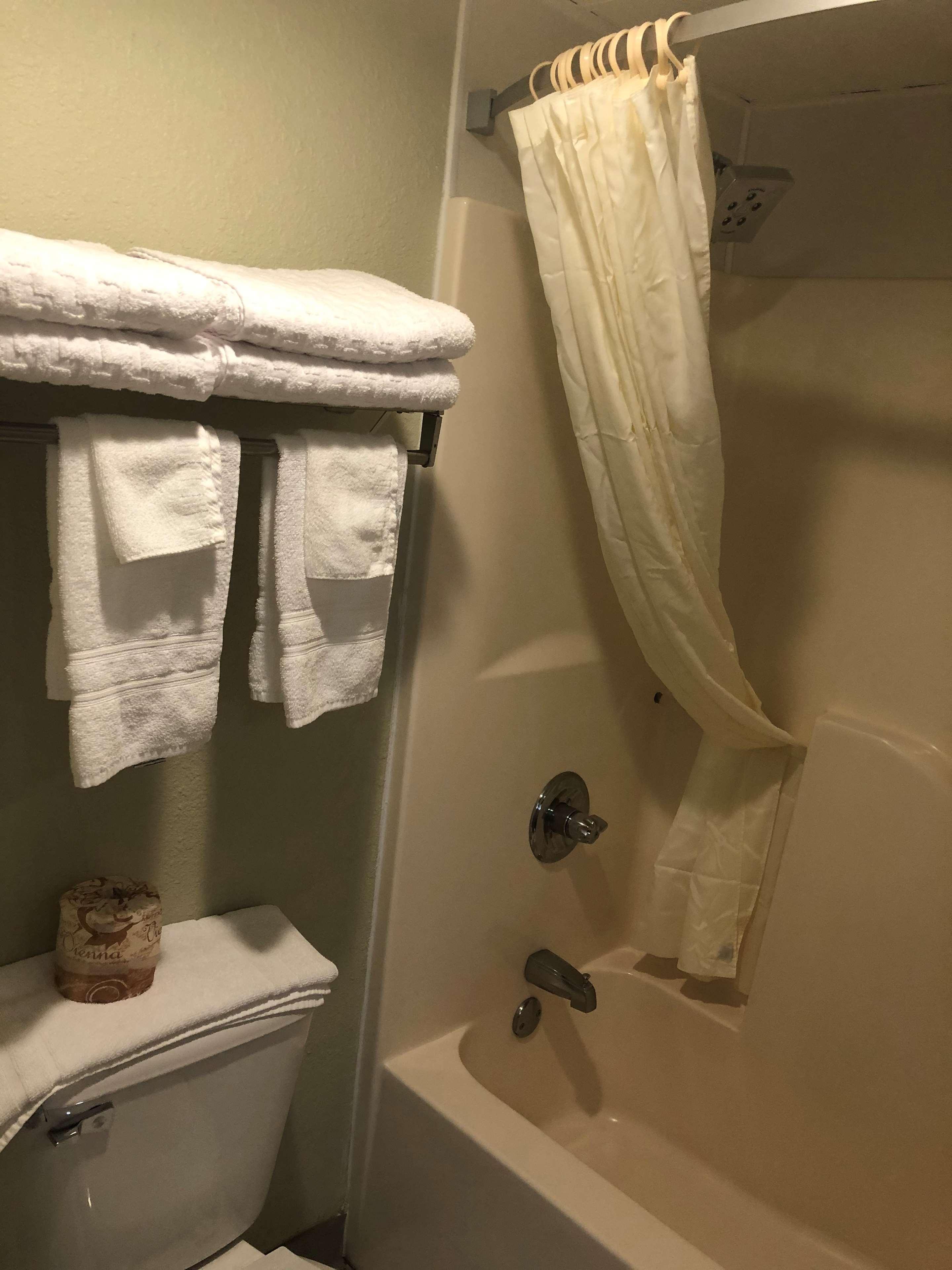 Western Gold Poppy Hotel 3*