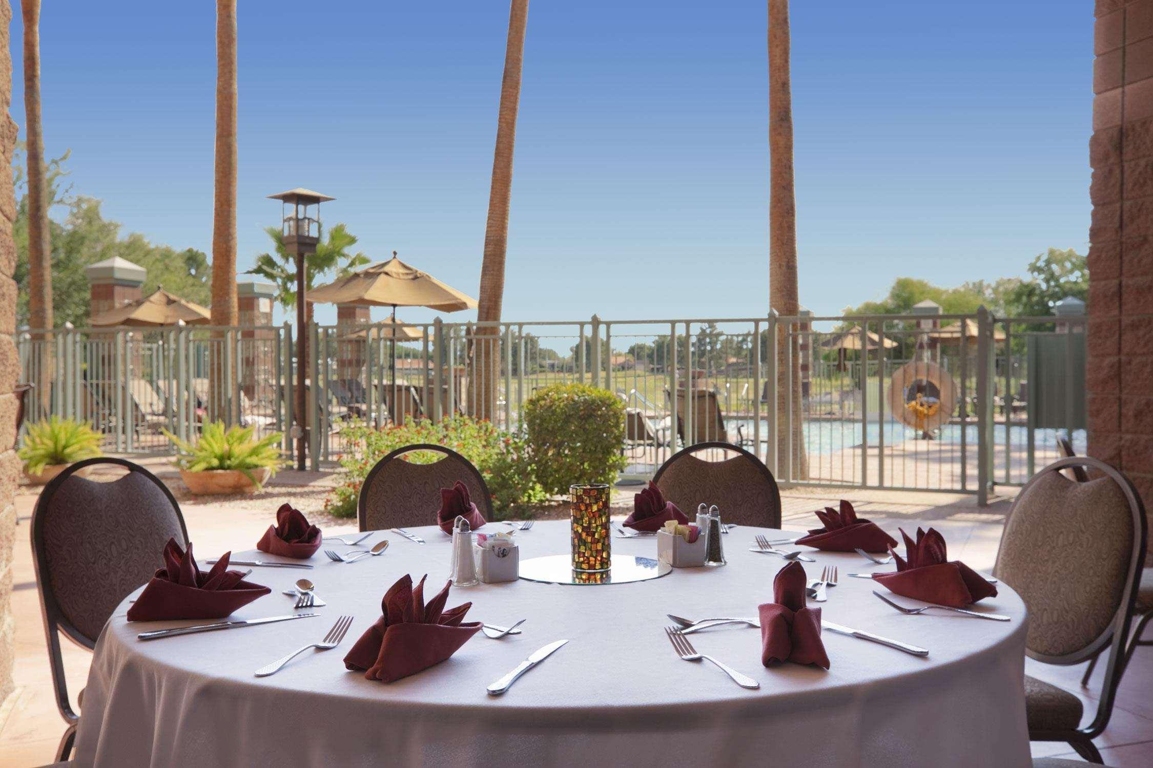 Hotel Embassy By Hilton Scottsdale 3*