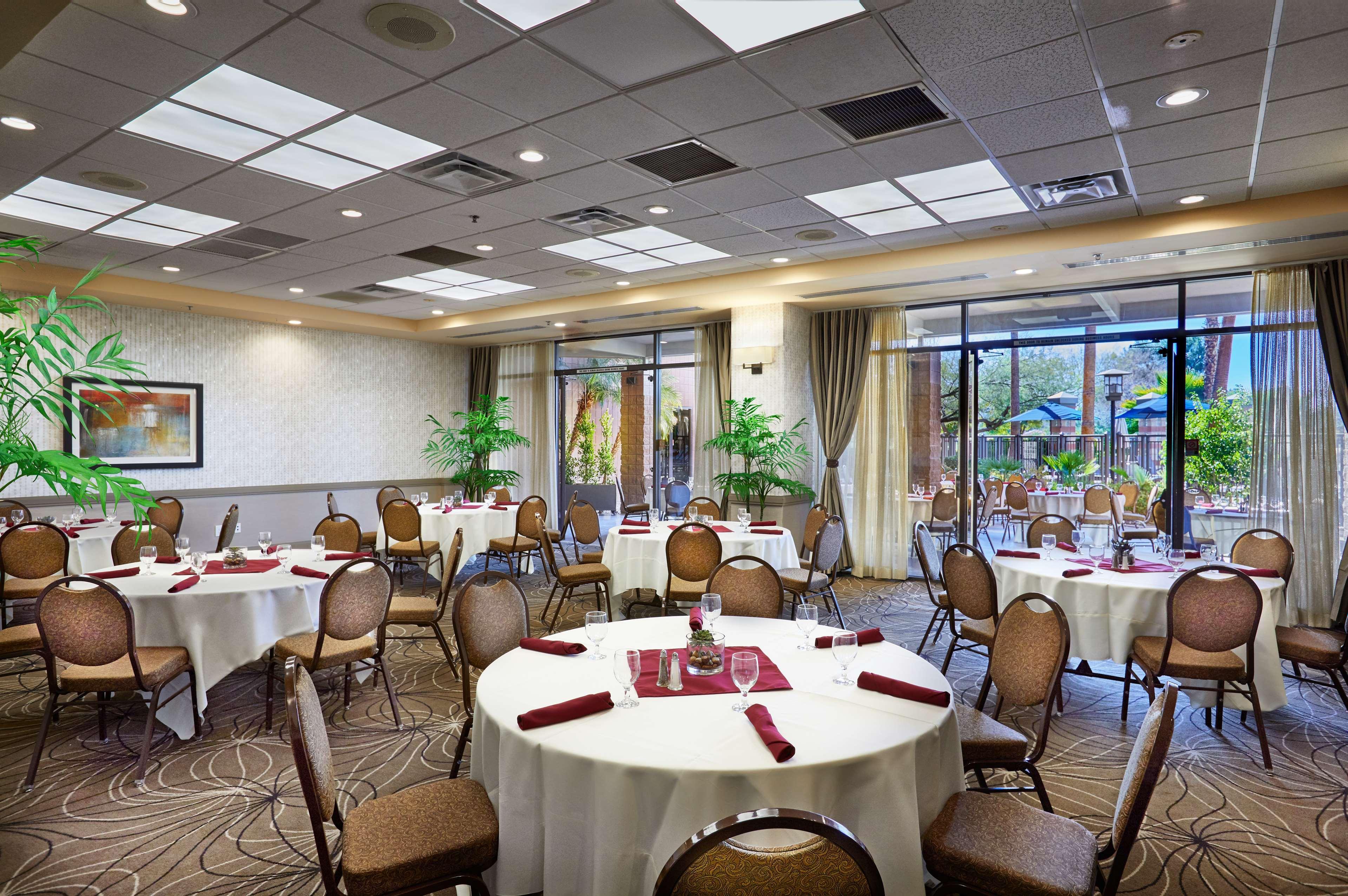 Embassy By Hilton Scottsdale Hotel Phoenix