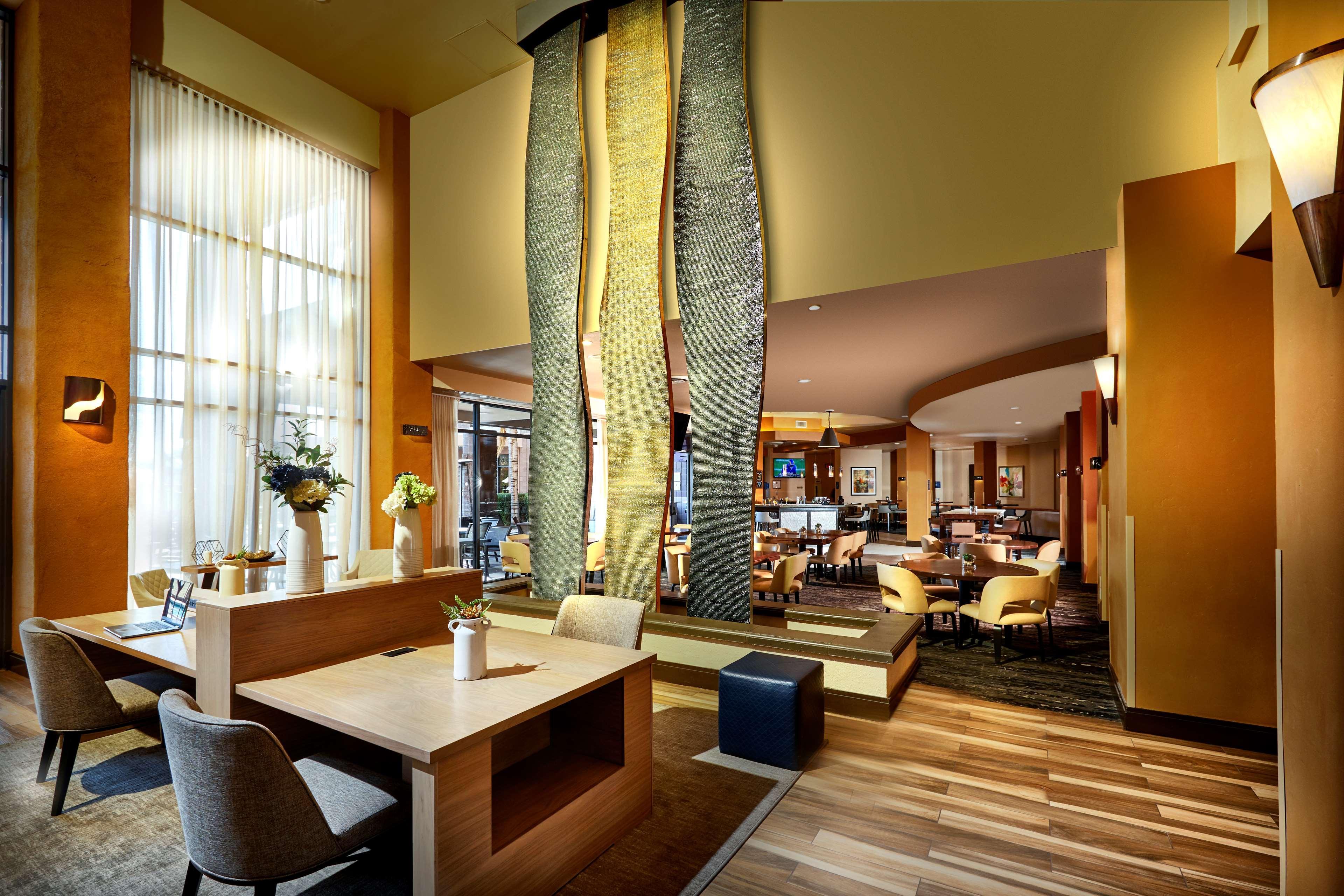 Hotel Embassy By Hilton Scottsdale Phoenix