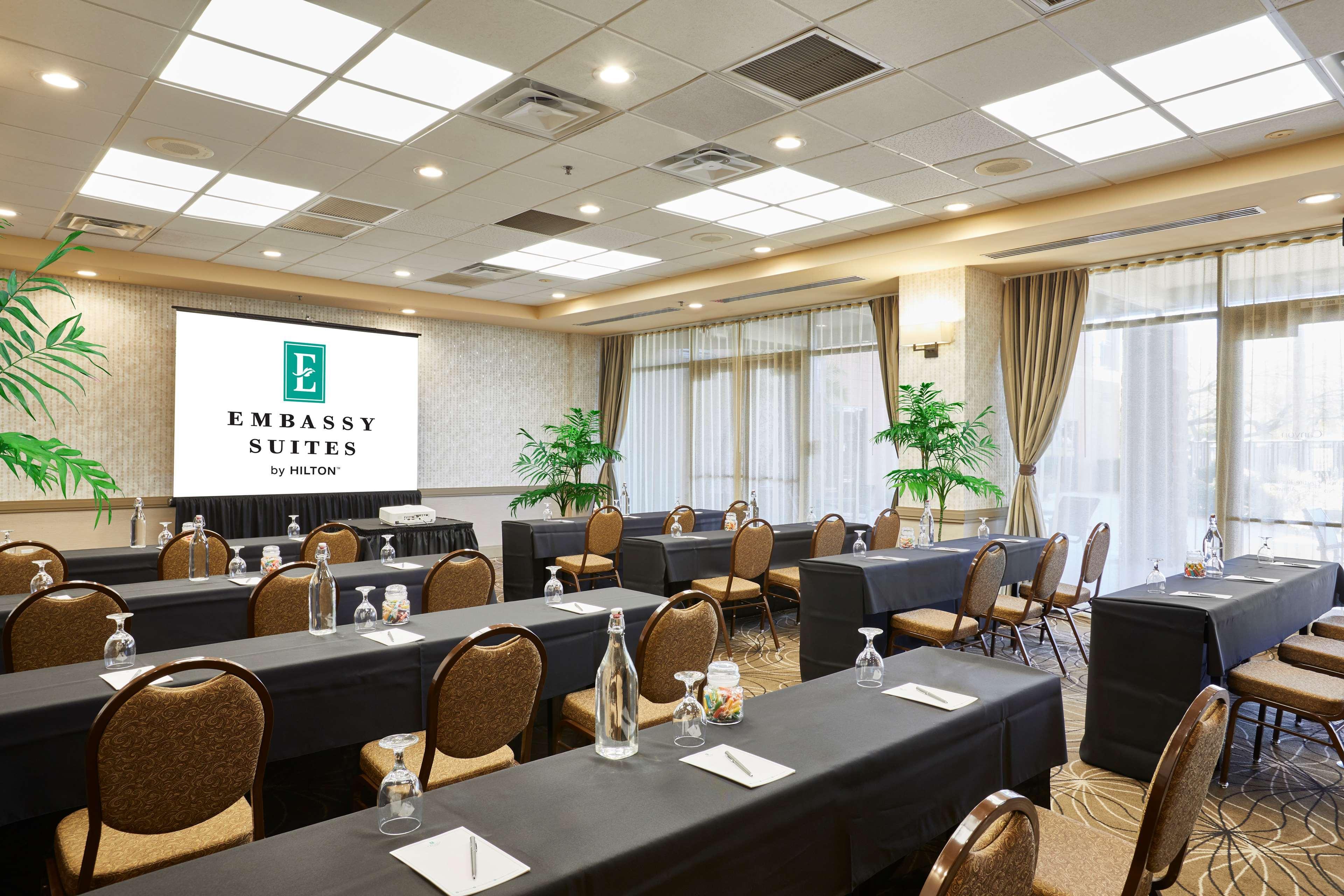 Embassy By Hilton Scottsdale Hotel Phoenix